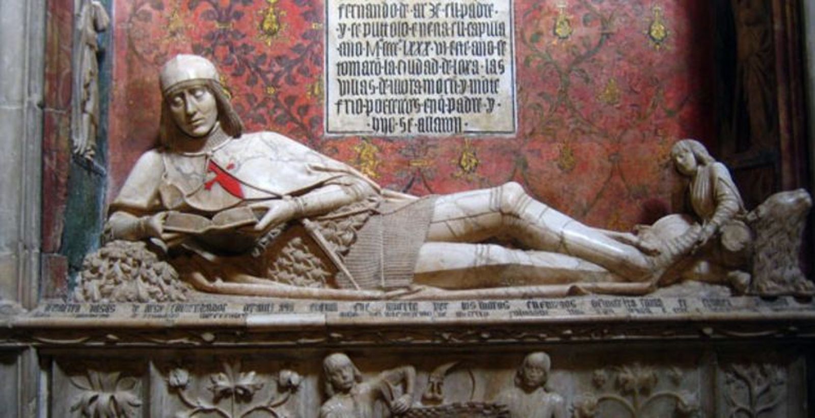 El doncel de Sigüenza, con su libro