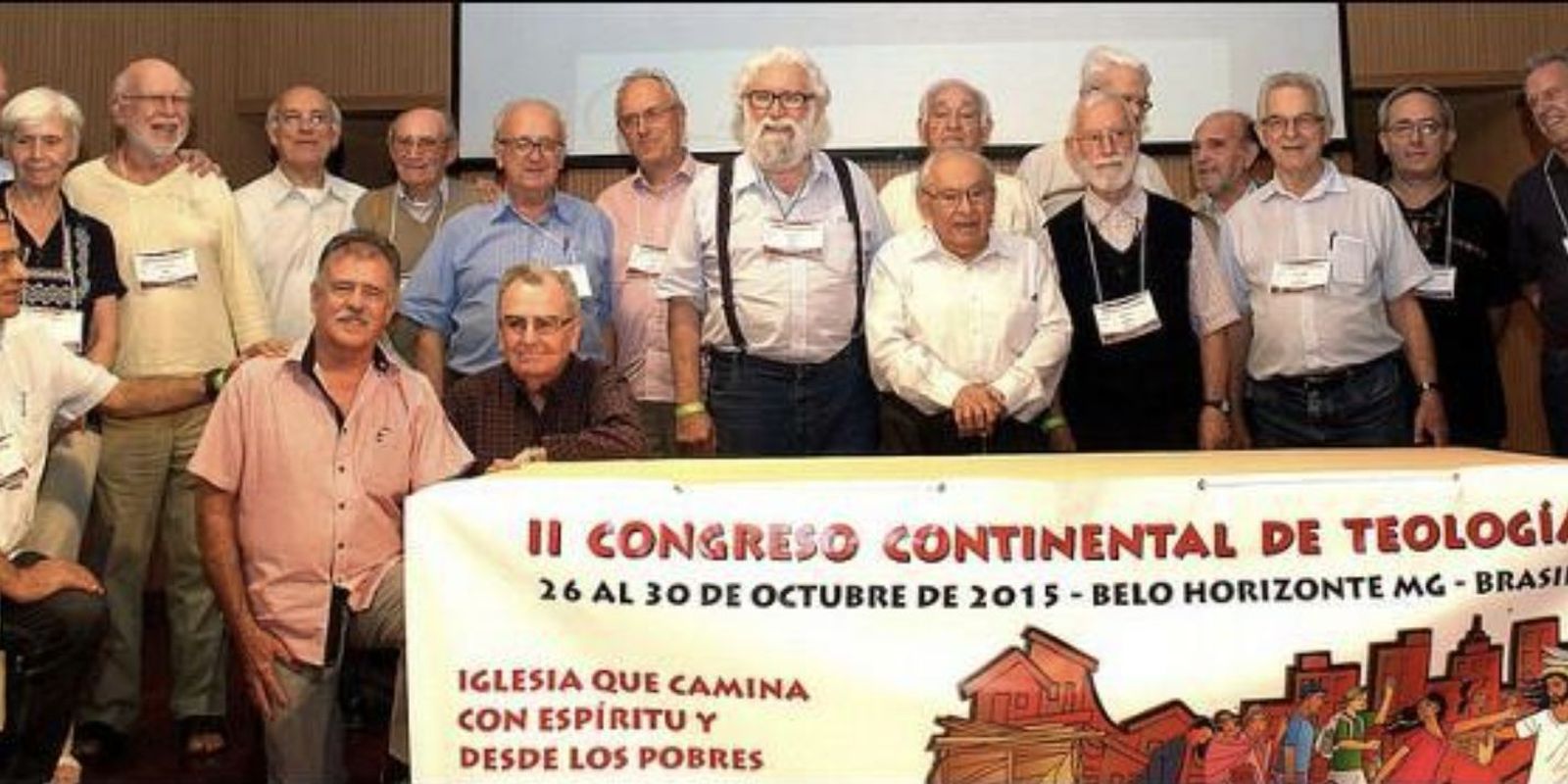 Boff y Gutiérrez juntos, en el centro de la foto