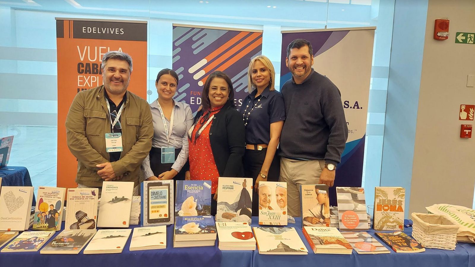 Foto de grupo Fundacion Edelvives