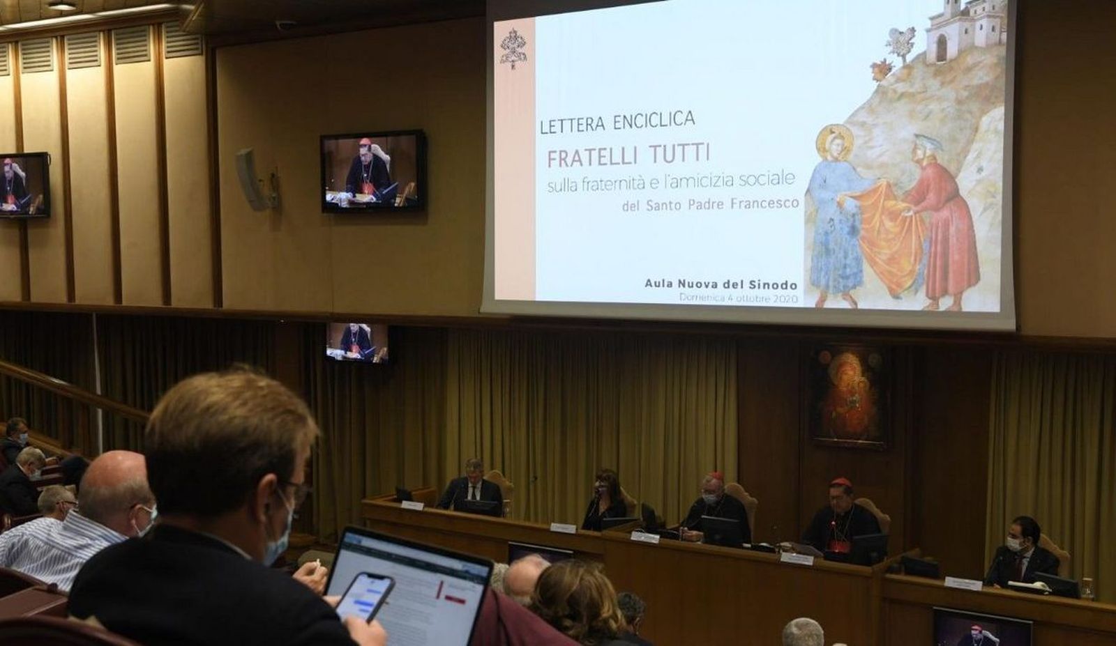 Presentación de la FRatelli tutti en ruso