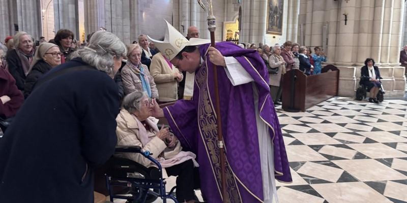 El obispo José Antonio Álvarez durante la celebración