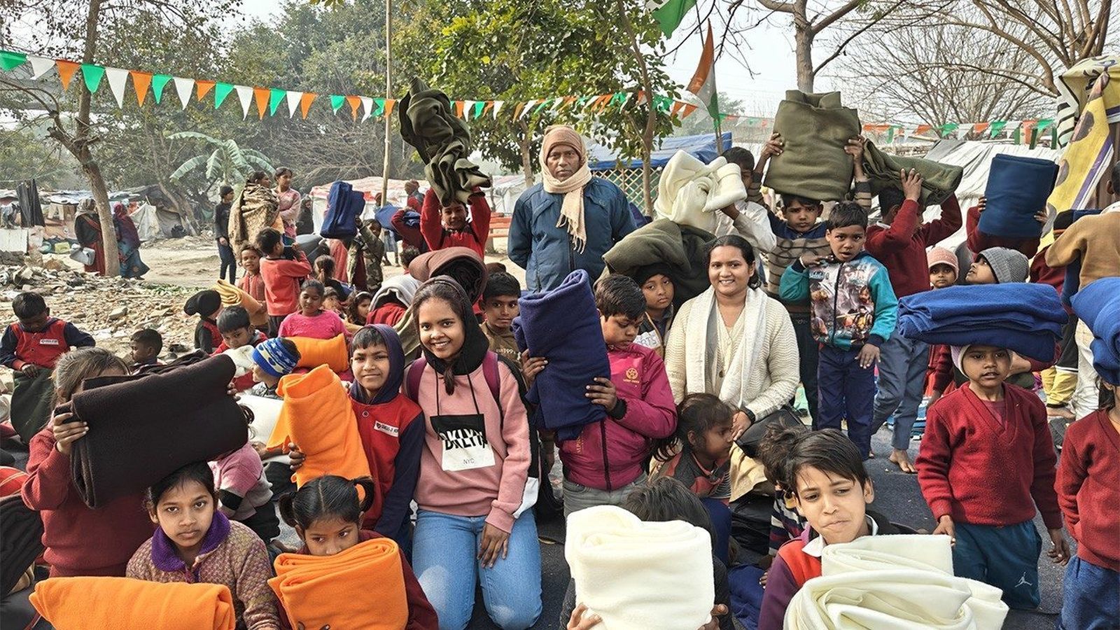 Hermanas Franciscanas Misioneras de María con la infancia en los barrios marginales