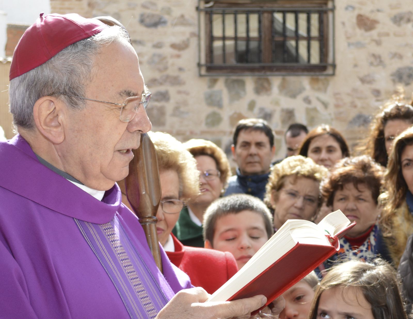 Antonio Algora con su gente