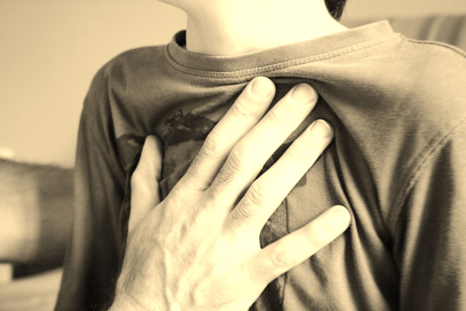 Dios es amor en la historia de cada día. Abre los ojos.  VI Domingo de Pascua