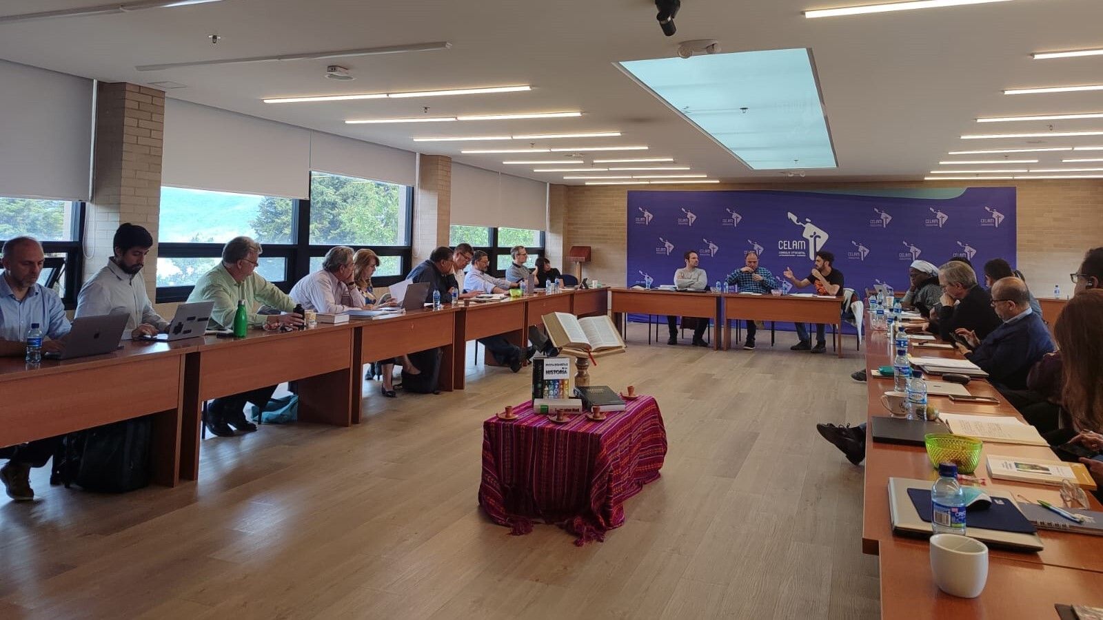 Encuentro sobre el lenguaje simbólico de la cultura popular