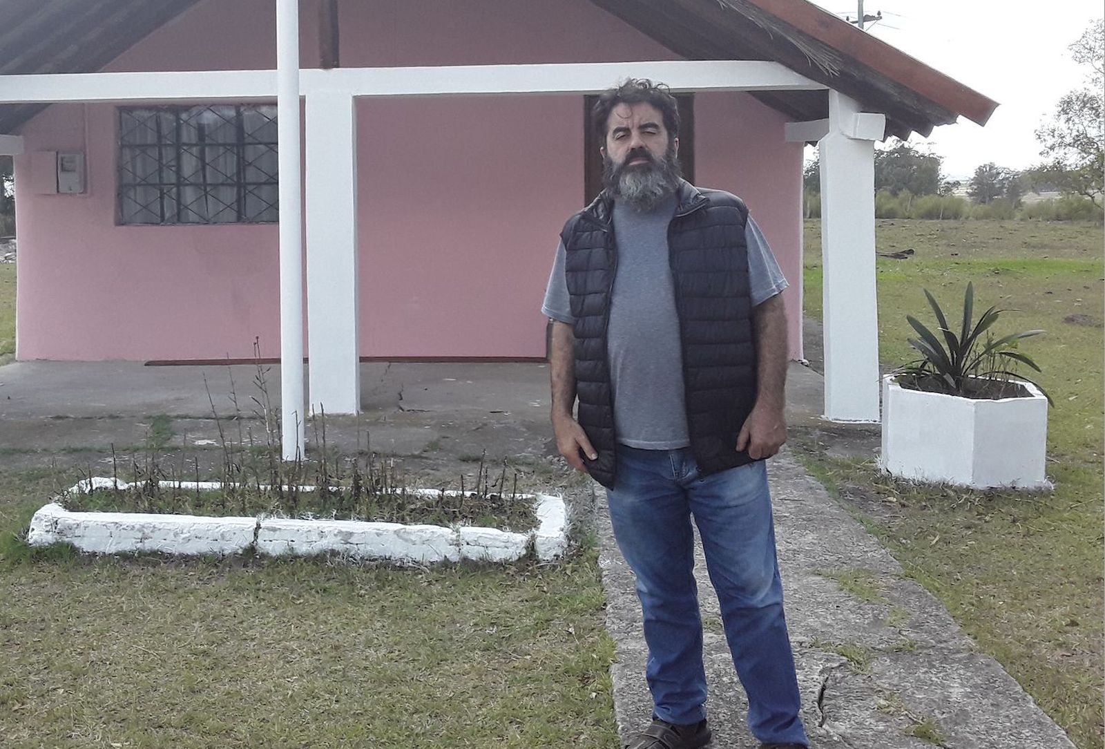 Rodrigo Vargas, ante la capilla de Nuestra Señora de Guadalupe