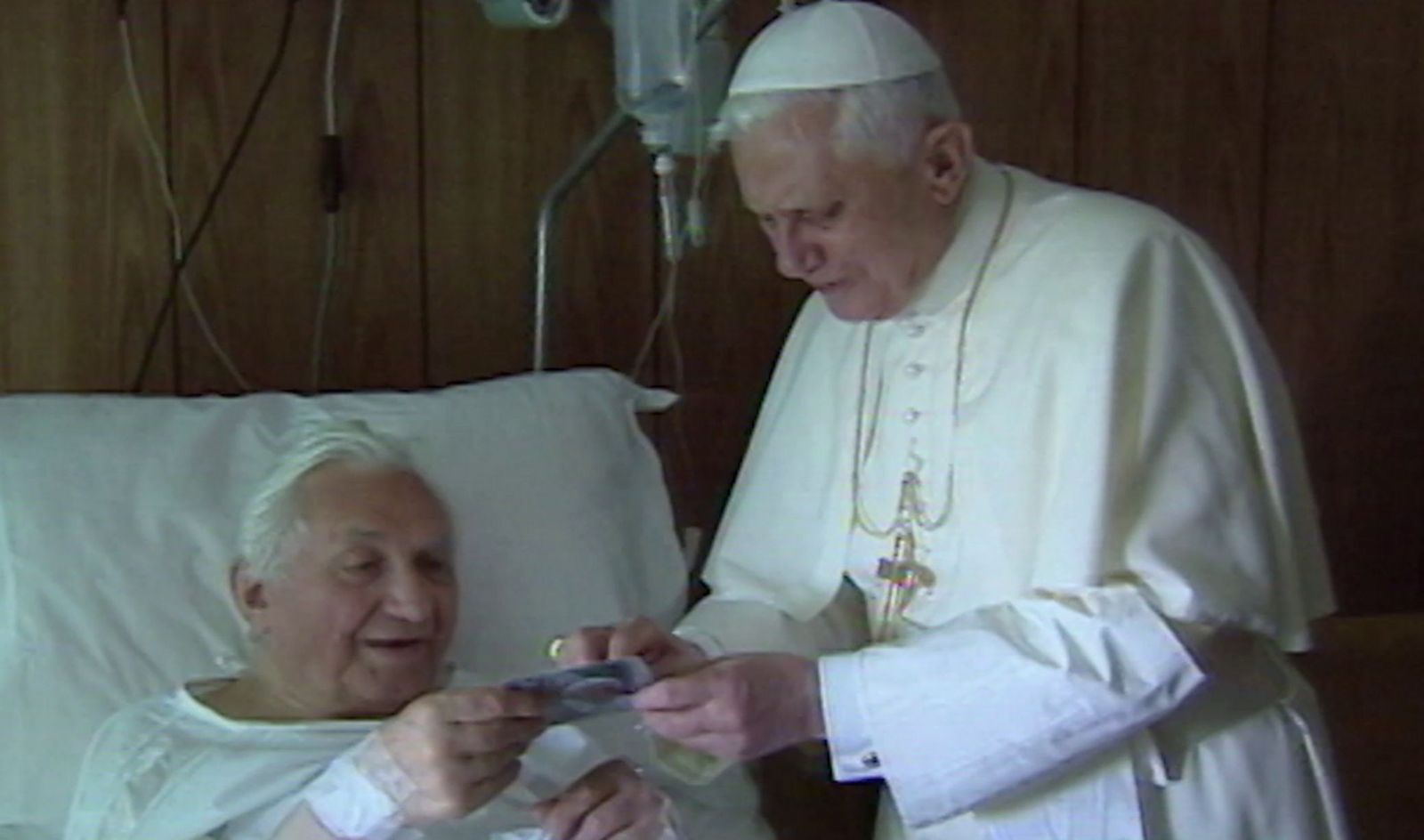 Los hermanos Ratzinger, en el hospital