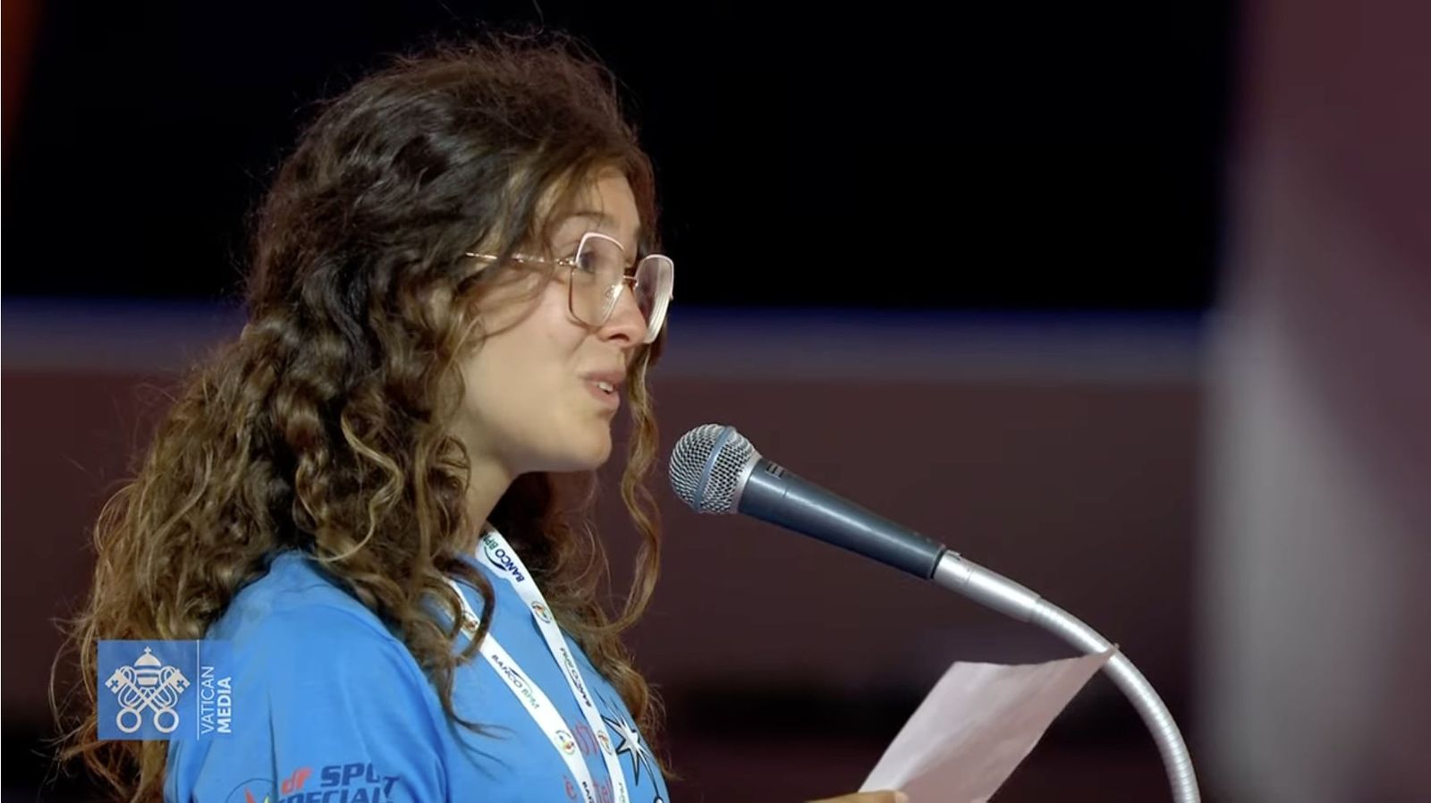 Gaia, joven italiana de 19 años, pregunta al Papa