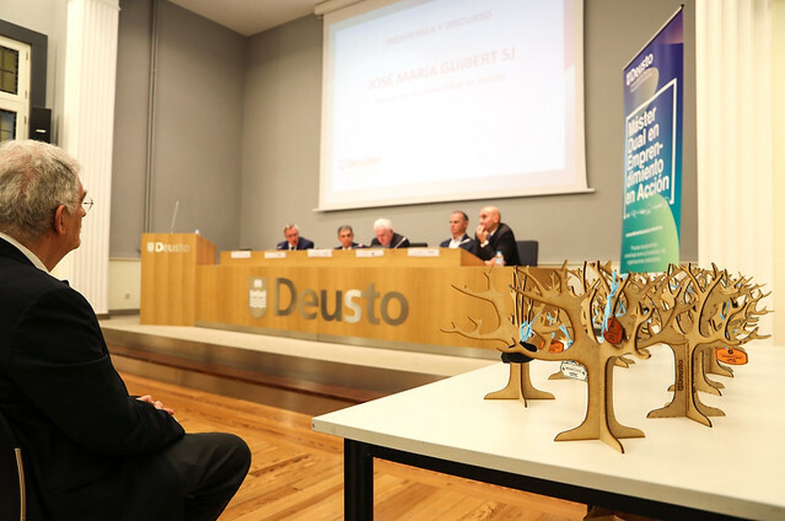 Conferencia en Deusto