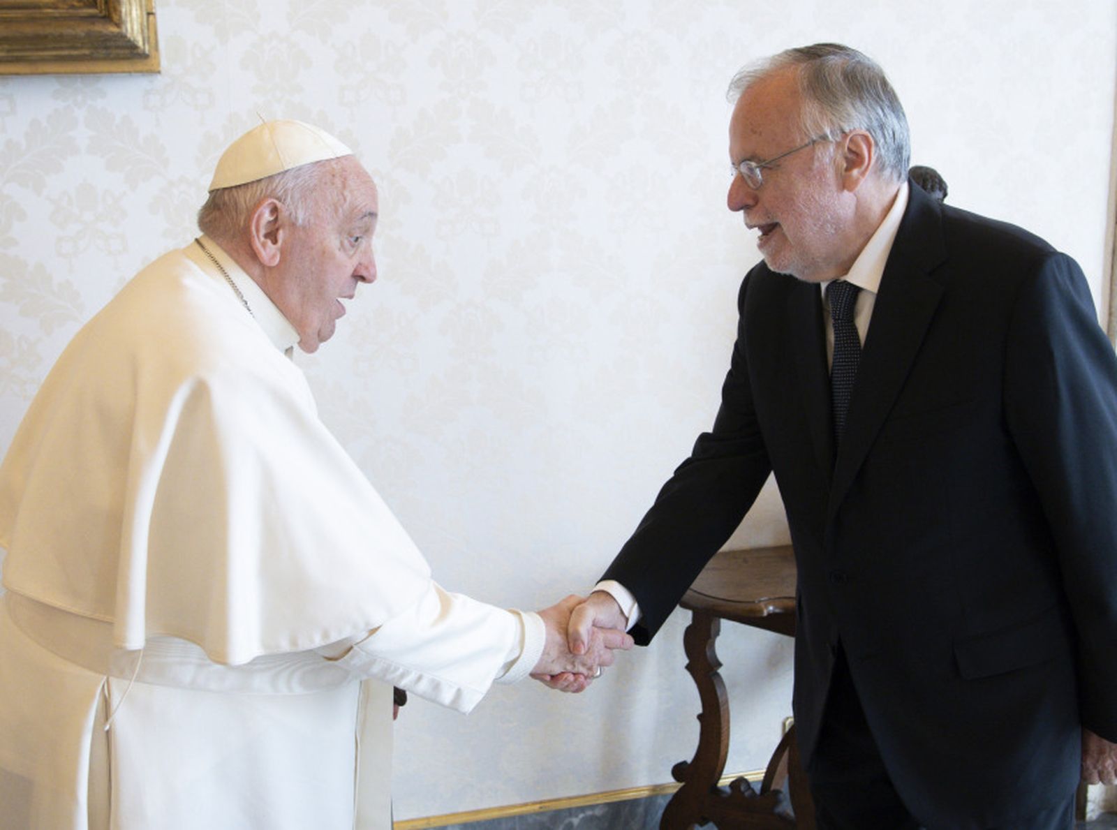 Encuentro entre Francesc y Andrea Riccardi en abril de 2023