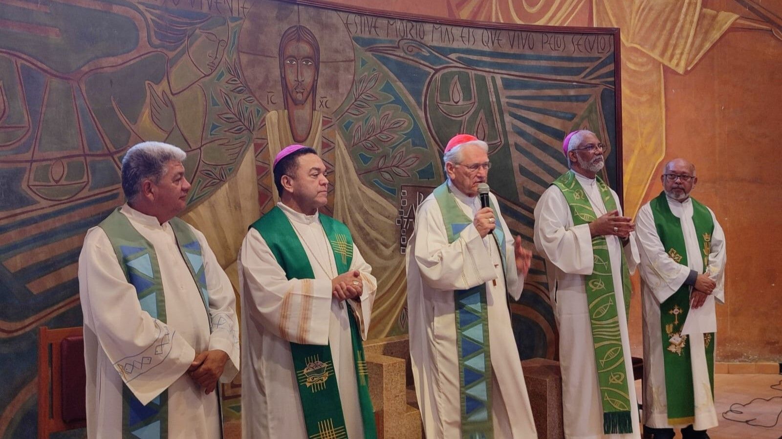 Obispos de Manaos con los formadores del Seminario San José