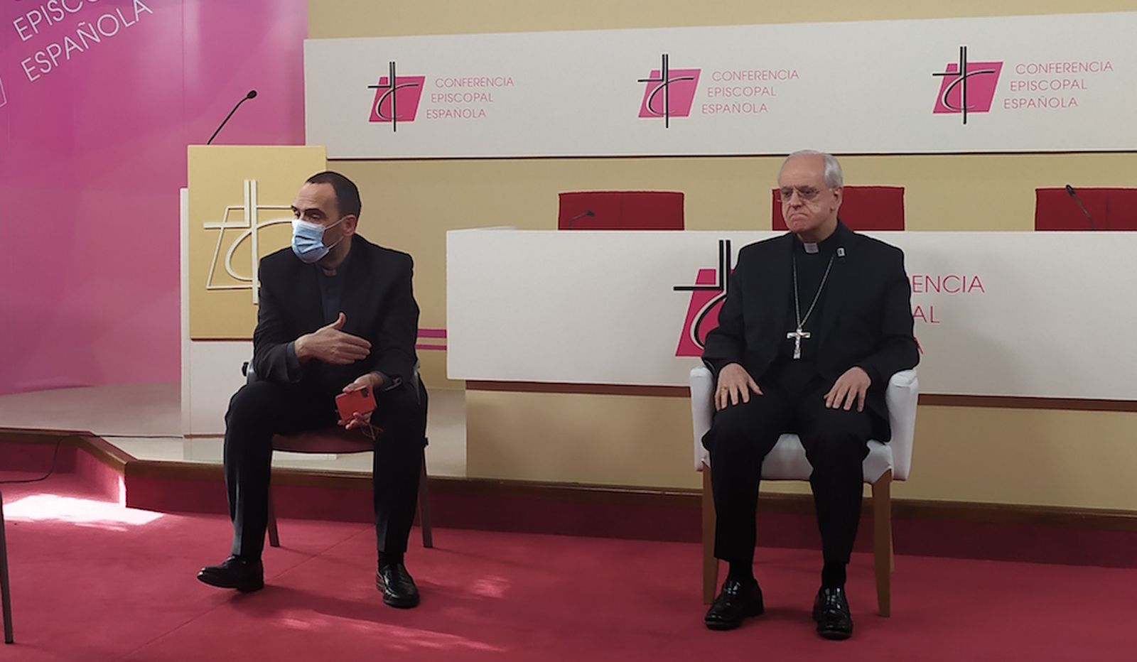 Monseñor Lemos, con Josetxo Vera