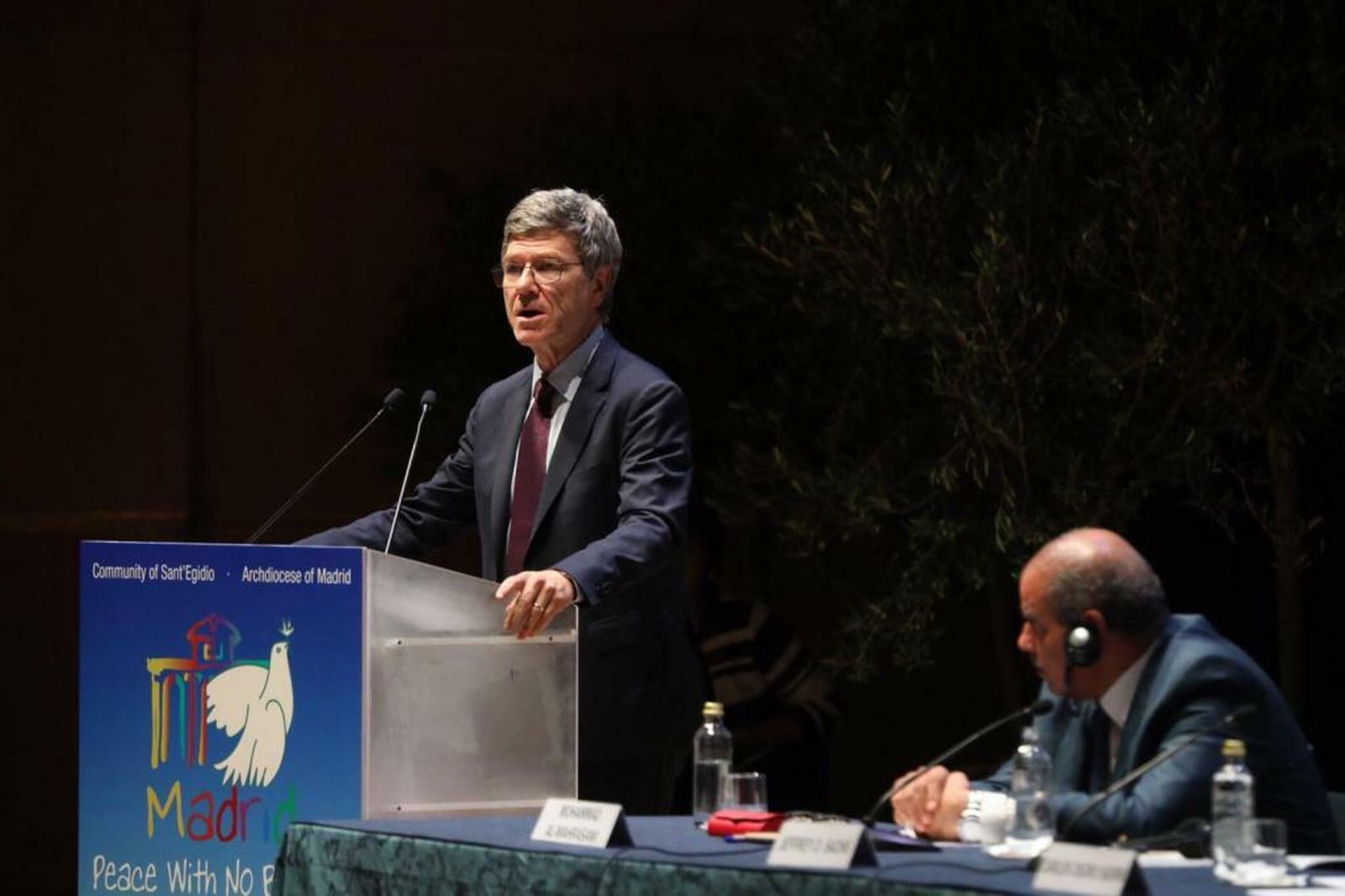Jeffrey Sachs en el congreso 'Paz sin fronteras', en Madrid