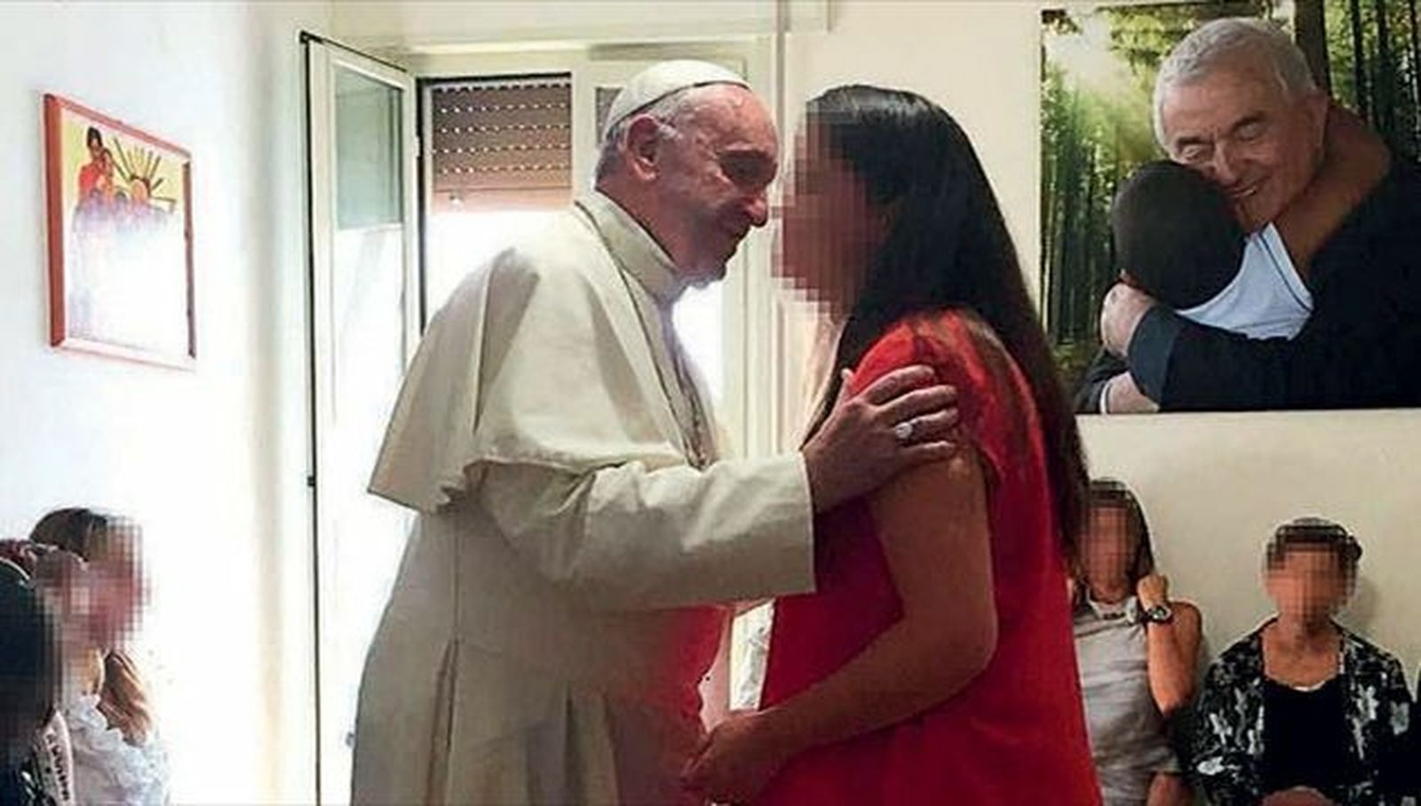 Francisco visita una casa de rehabilitación de prostitutas