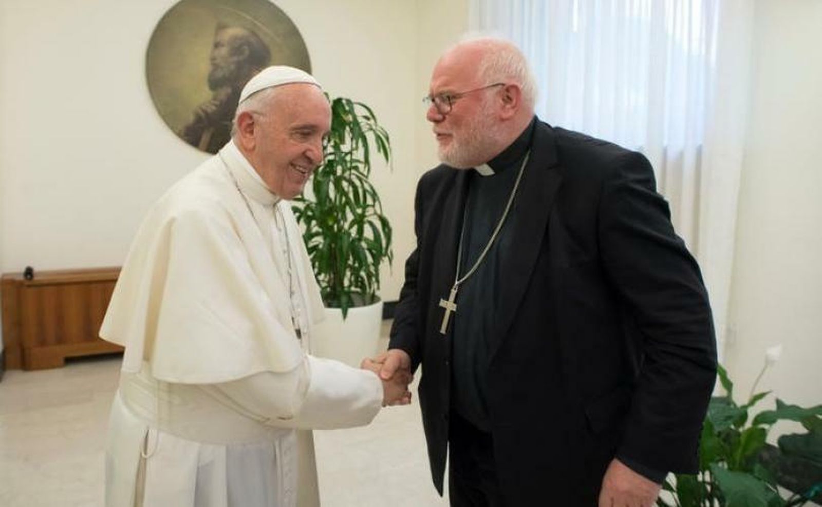 El Papa saluda al cardenal Marx