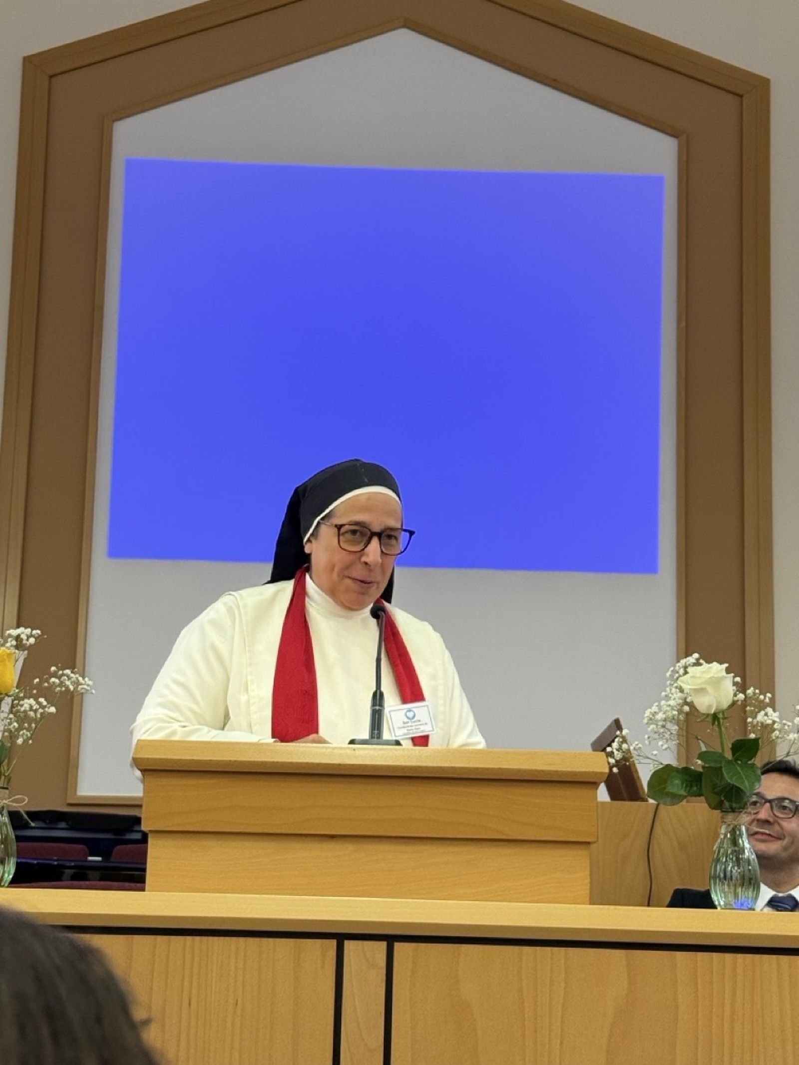 Sor Lucía en el acto de reconocimientos de la Iglesia de Jesucristo de los Santos de los Últimos Días