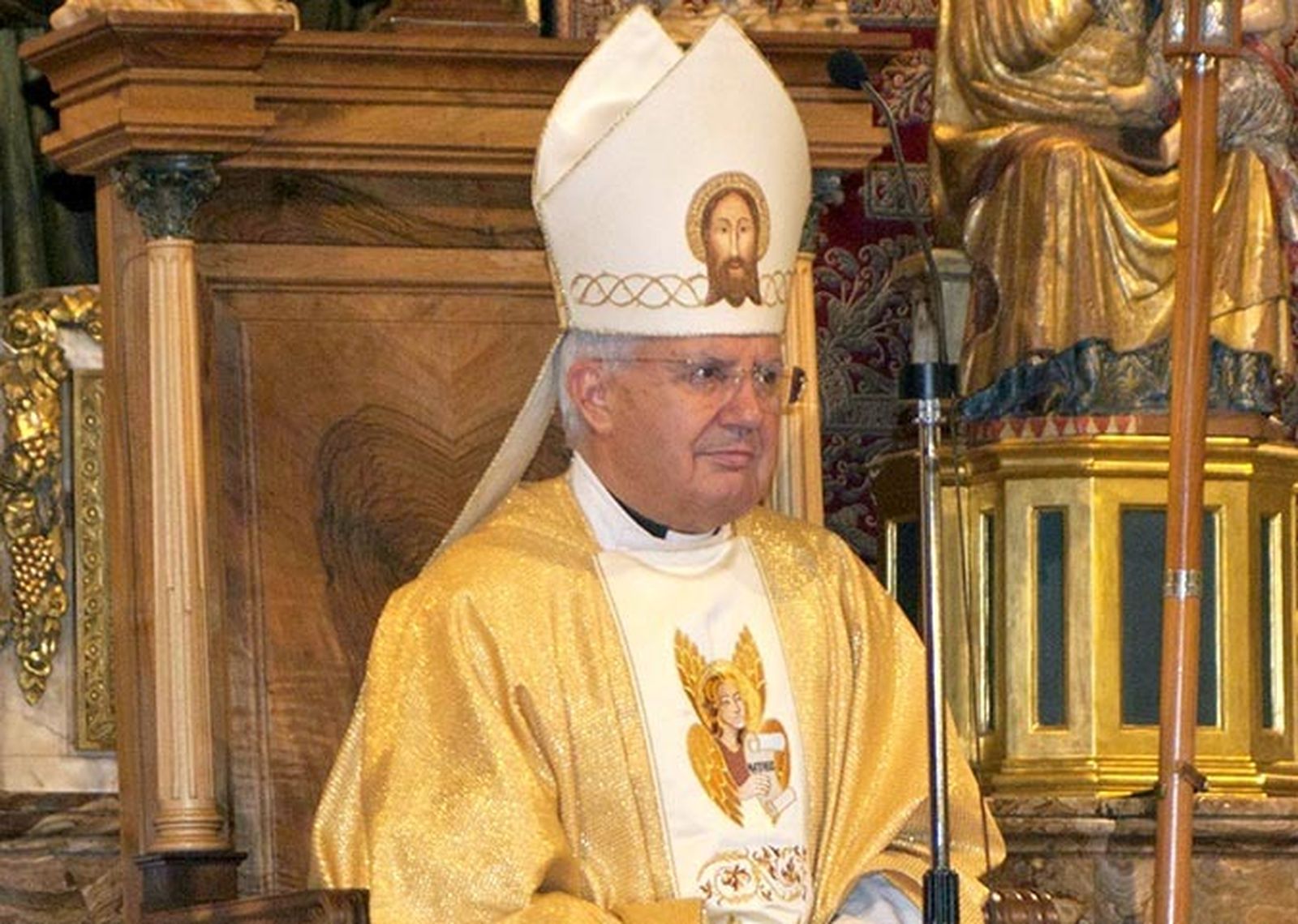 Don Ramón del Hoyo López, Obispo emérito de Jaén