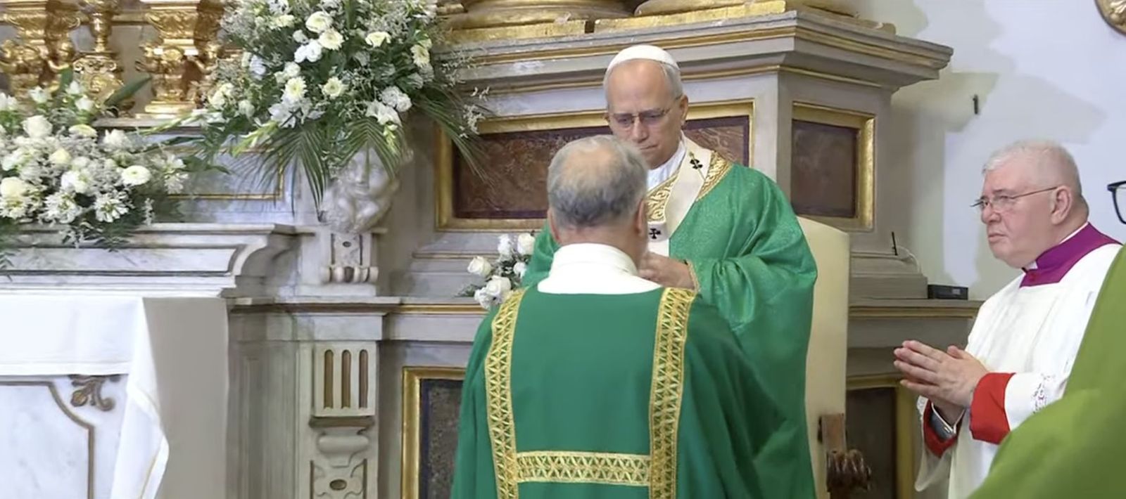 Prevost bendice el Evangelio