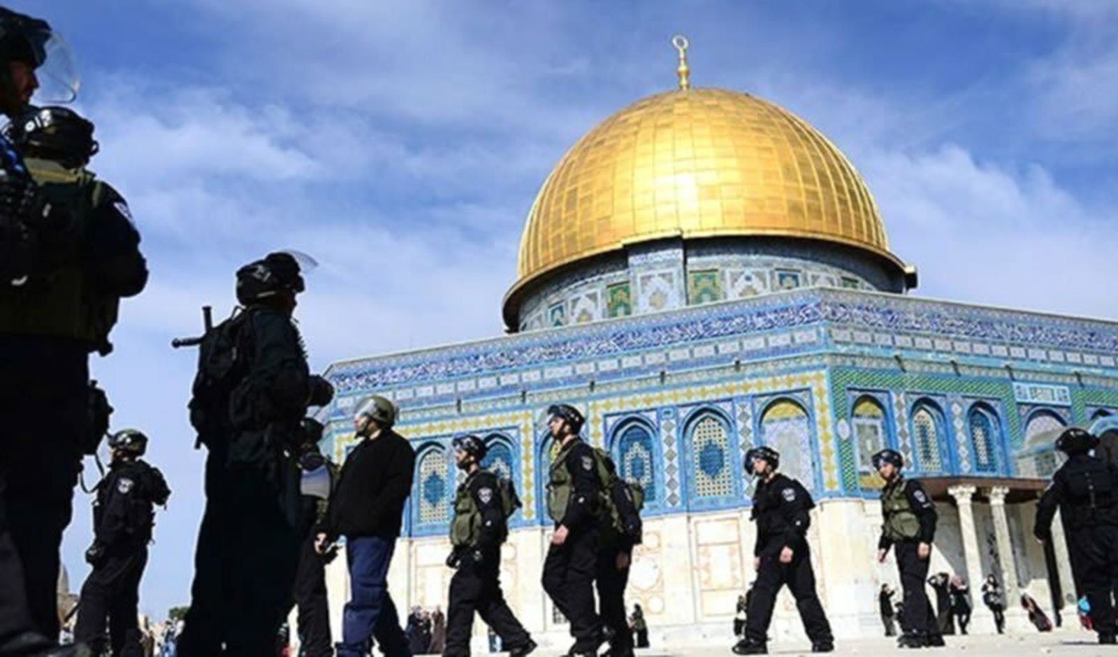 Policías israelíes toman mezquita de Al Aqsa