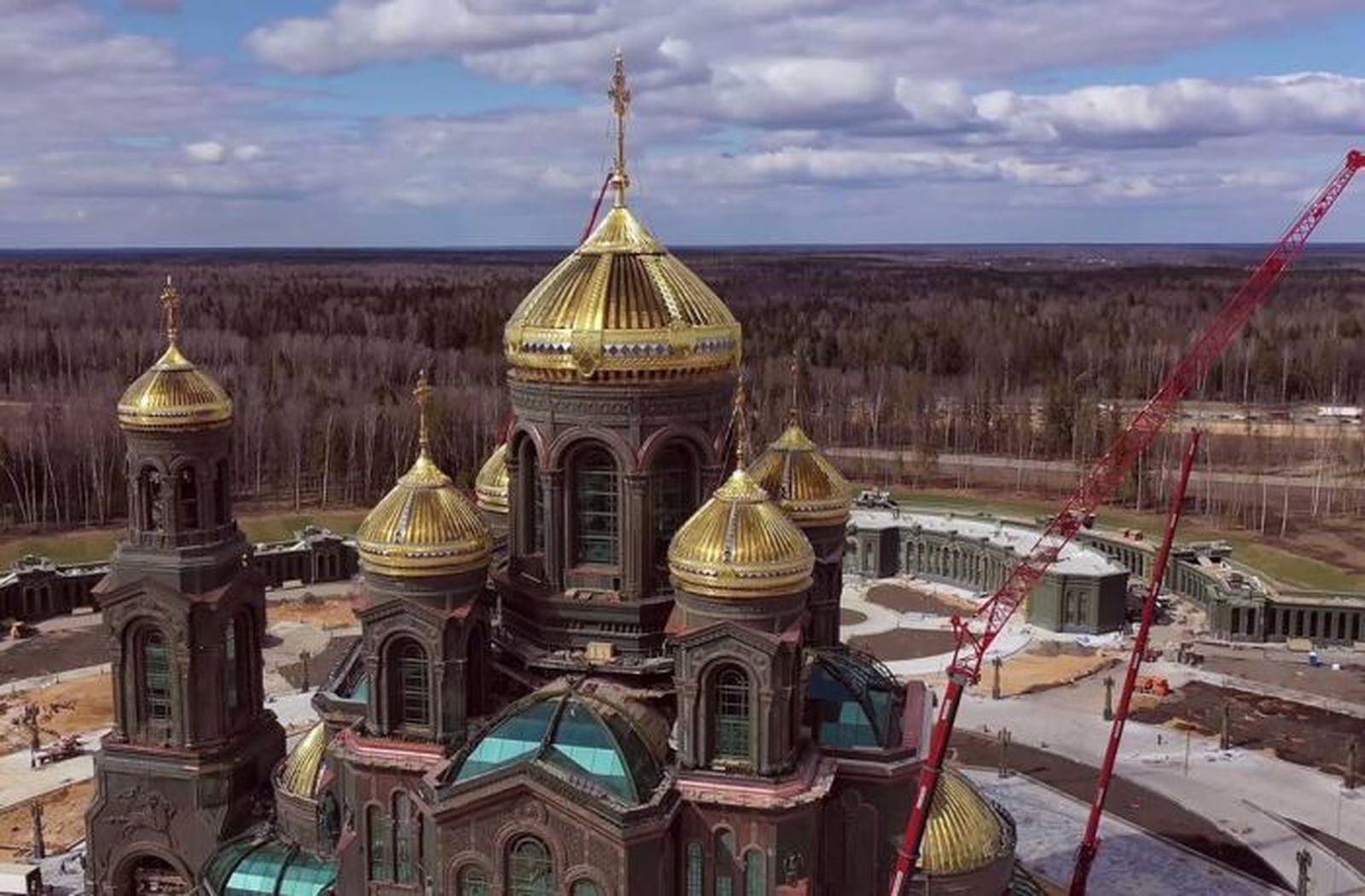 La iglesia de las Fuerzas armadas, aún sin terminar