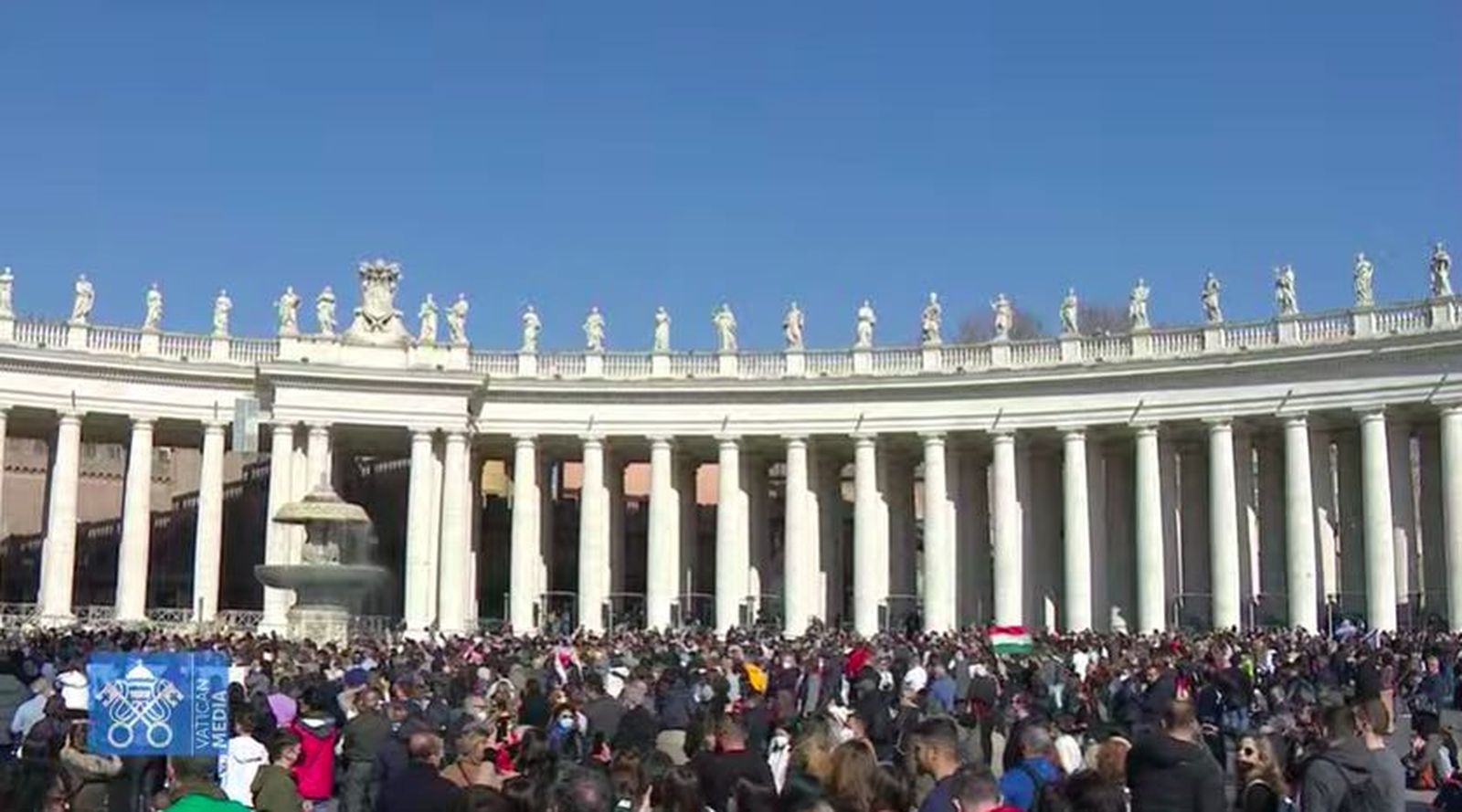 Miles de fieles en San Pedro