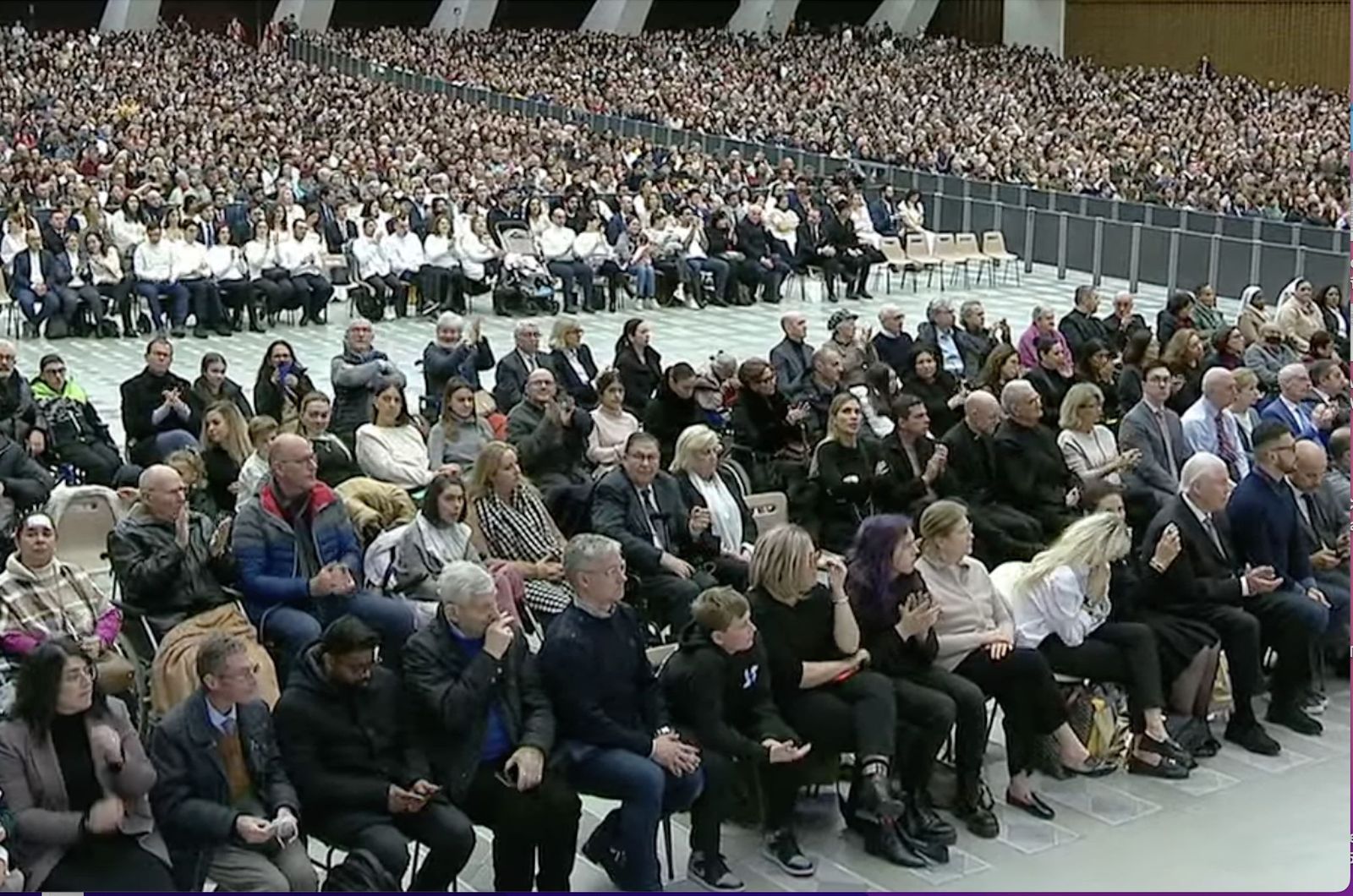 Fieles en el Aula Pablo VI para la audiencia general con el Papa