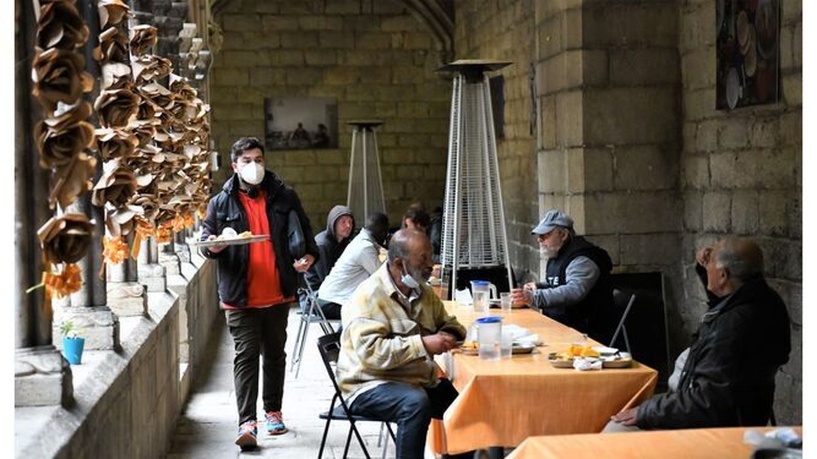 La mesa de fraternidad del Hospital de Campaña Santa Ana.