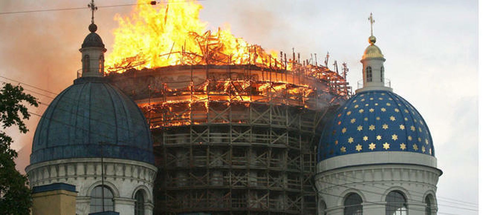 La catedral de San Petesburgo también fue pasto de llamas en 2006