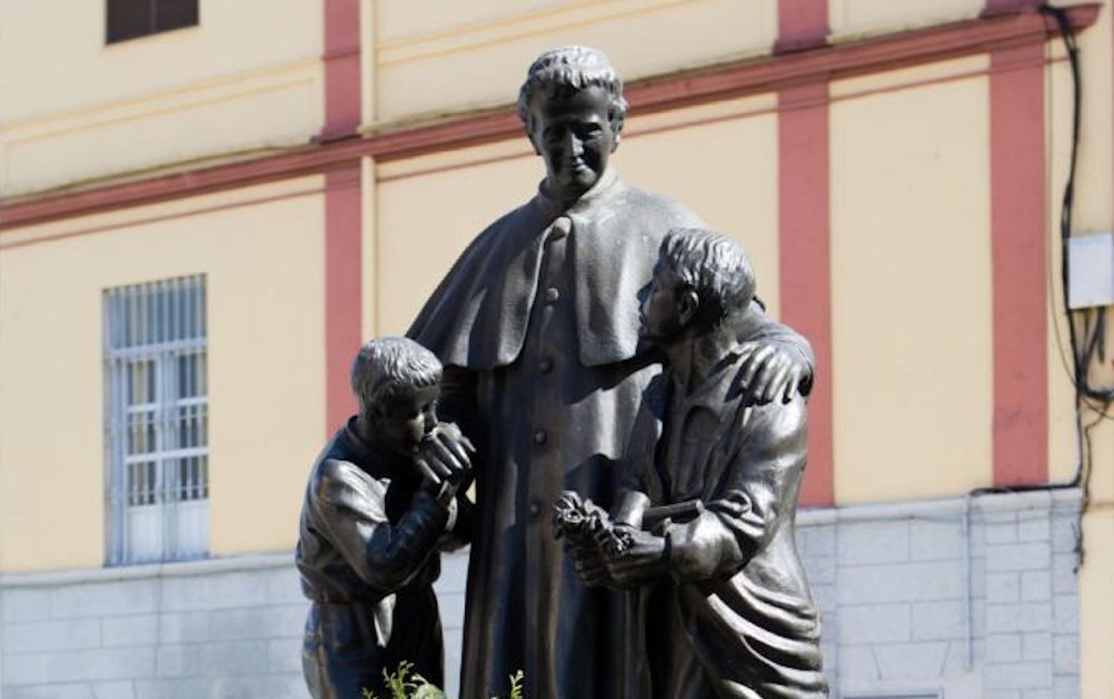 Monumento a Don Bosco