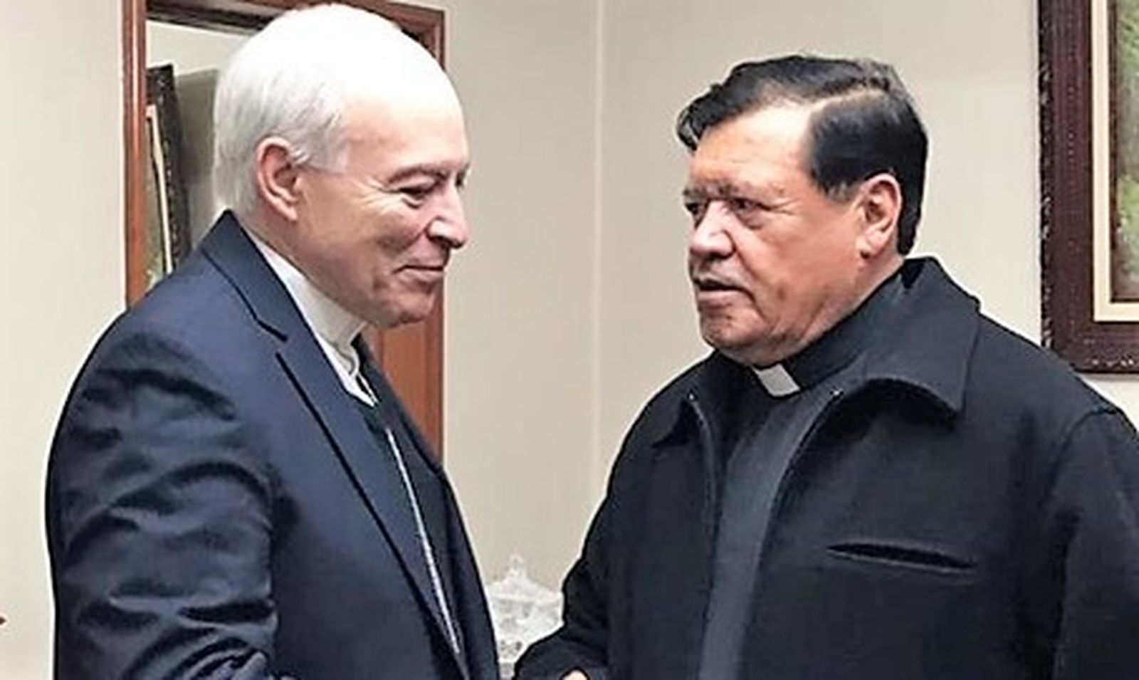 Cardenal Aguiar Retes se lava las manos ante graves condiciones de salud del emérito Norberto Rivera Carrera