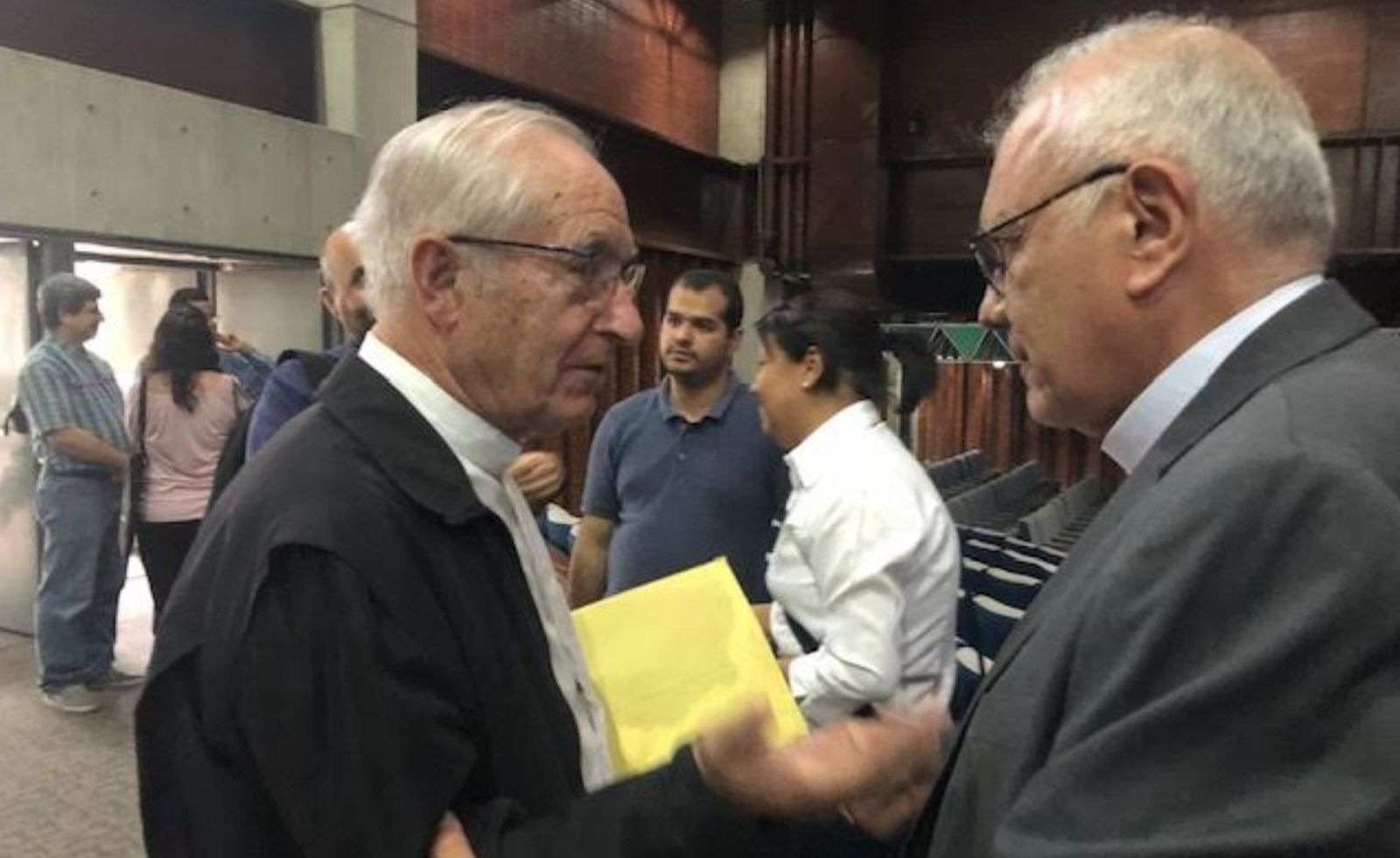 El Padre Ugalde y el cardenal Porras