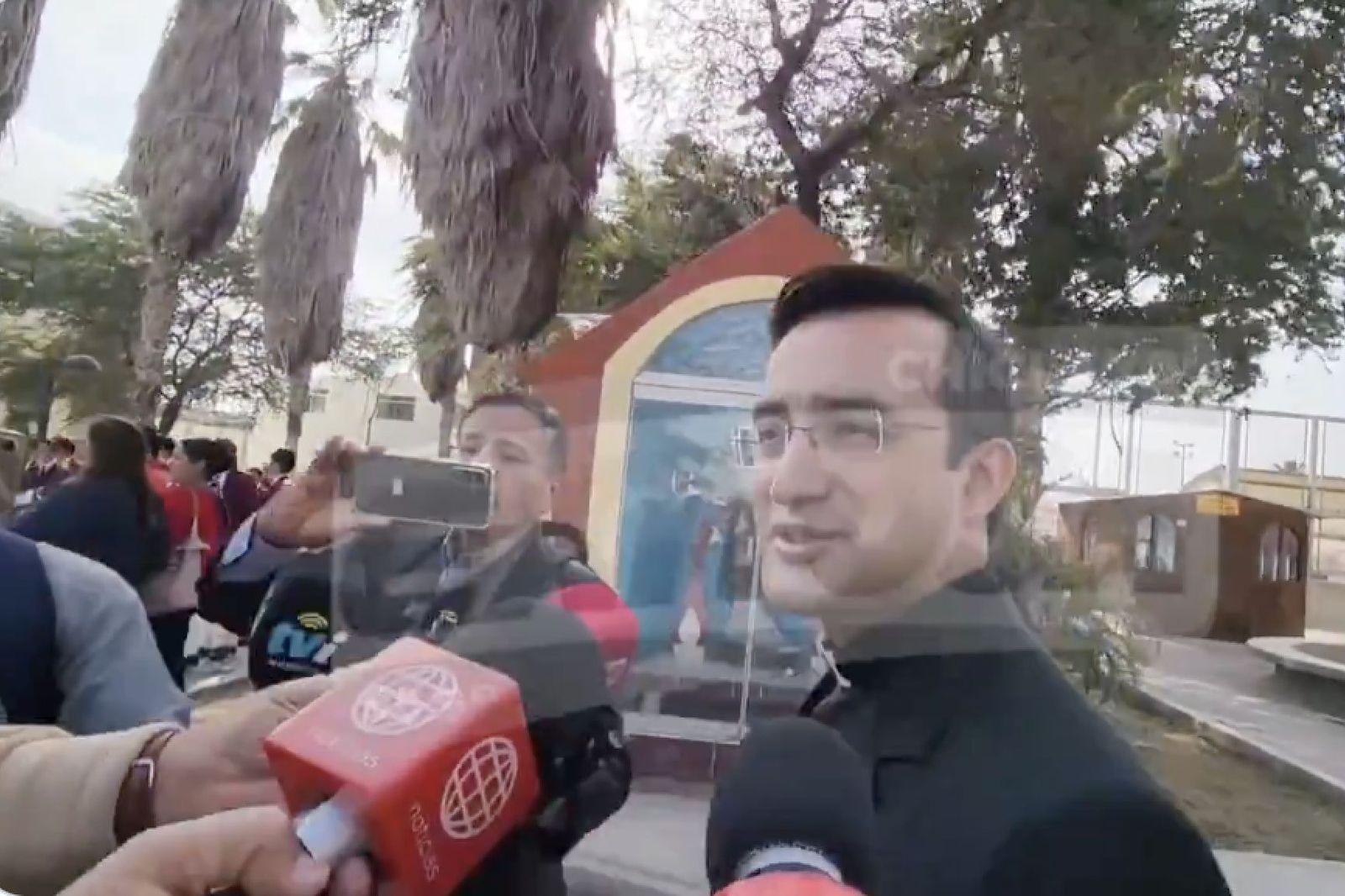 Edgard Rimaycuna, recibido como una celebridad en Perú