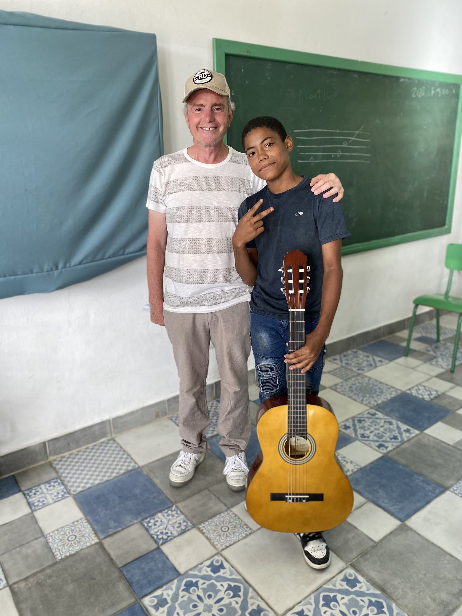 guitarrista niño