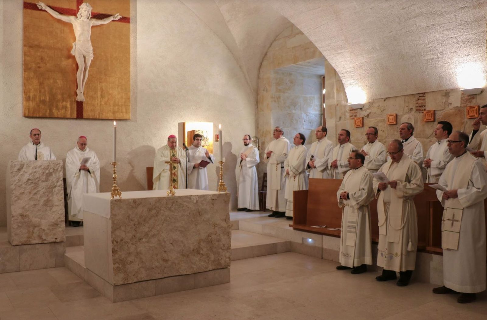 El nuncio, en la Eucaristía celebrada en la capilla de la UPSA
