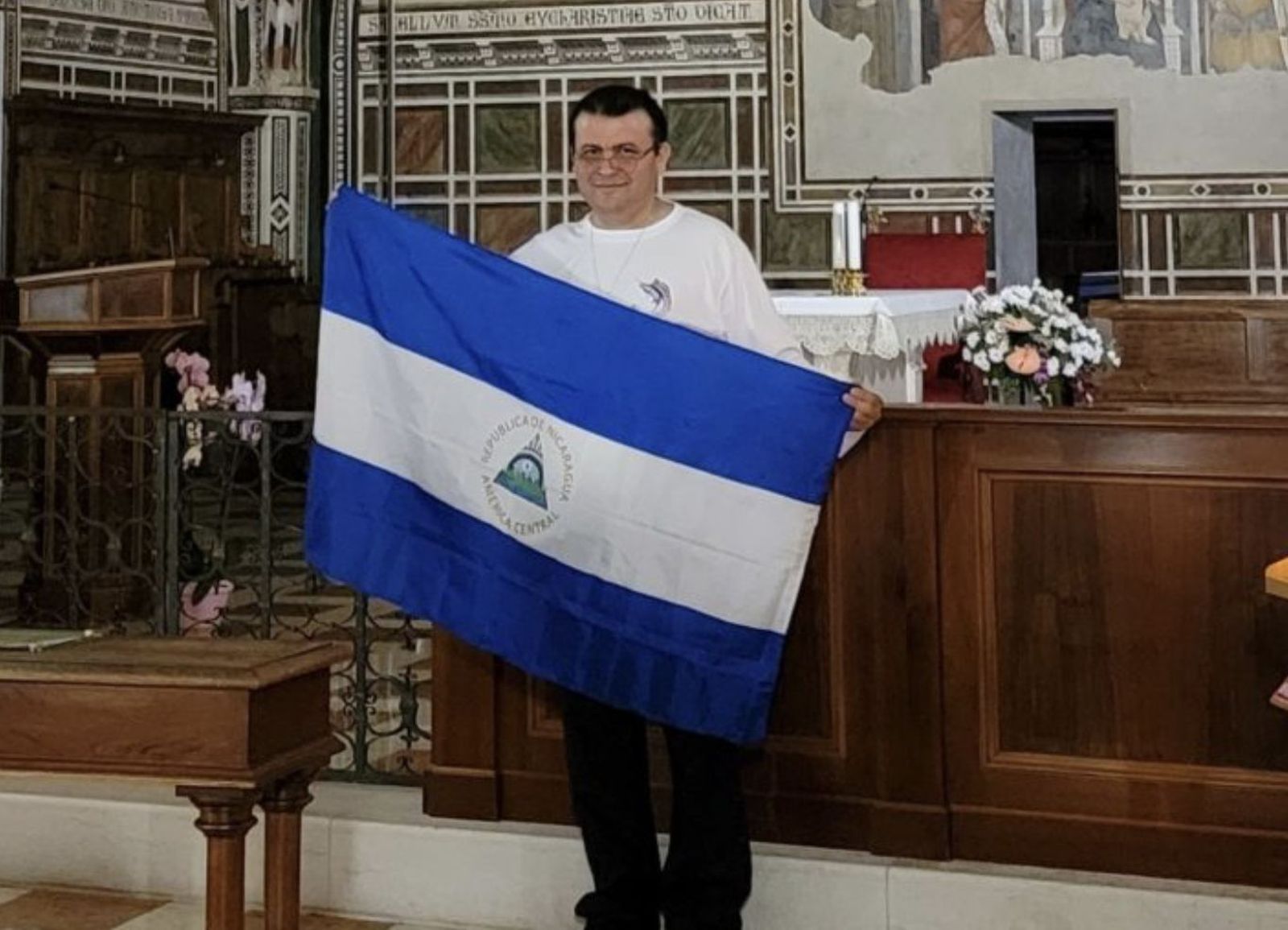 El sacerdote Uriel Vallejos