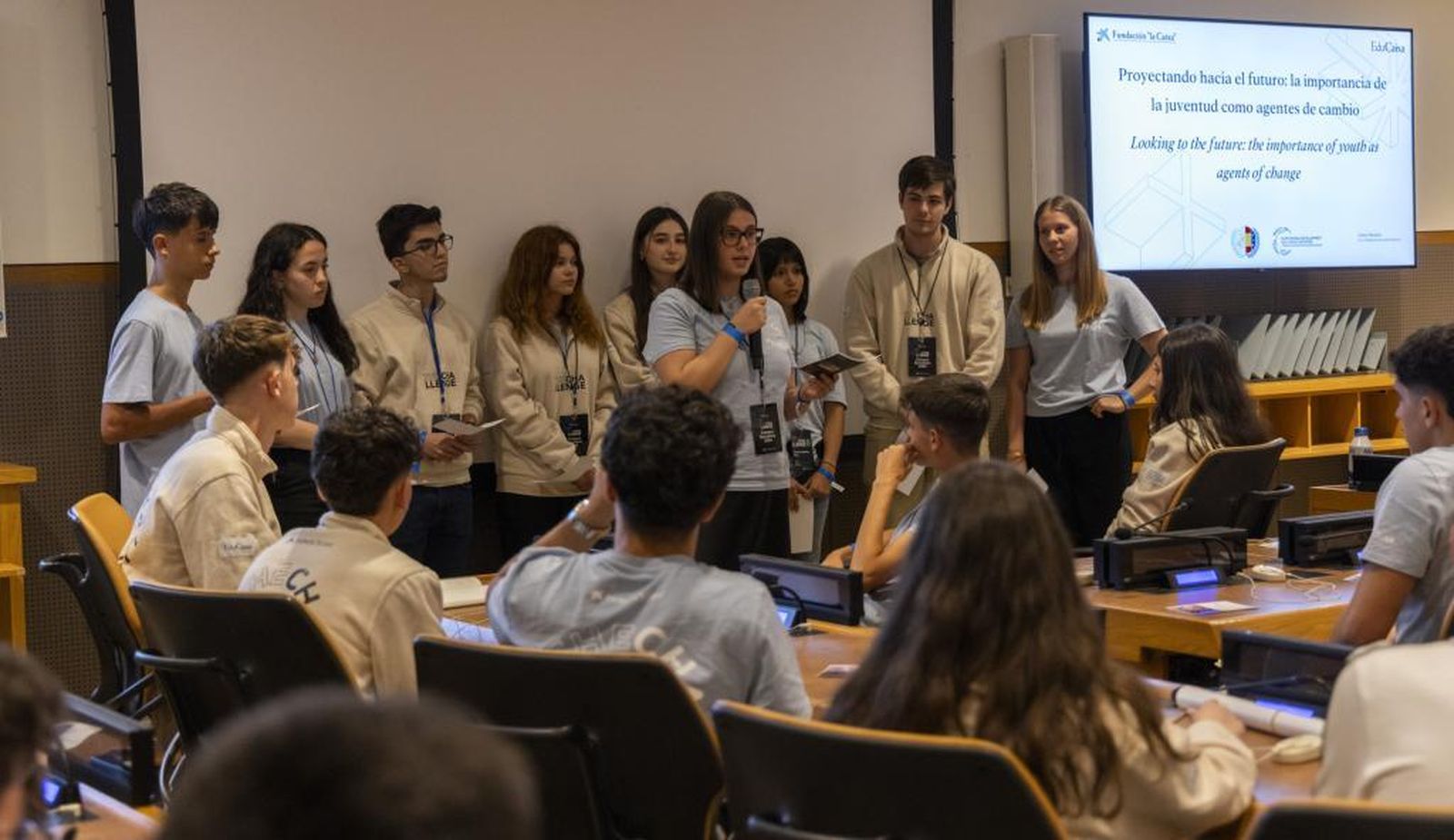 Estudiantes de EduCaixa presentando sus propuestas en la sede de la ONU en Nueva York.© Fundación "la Caixa"
