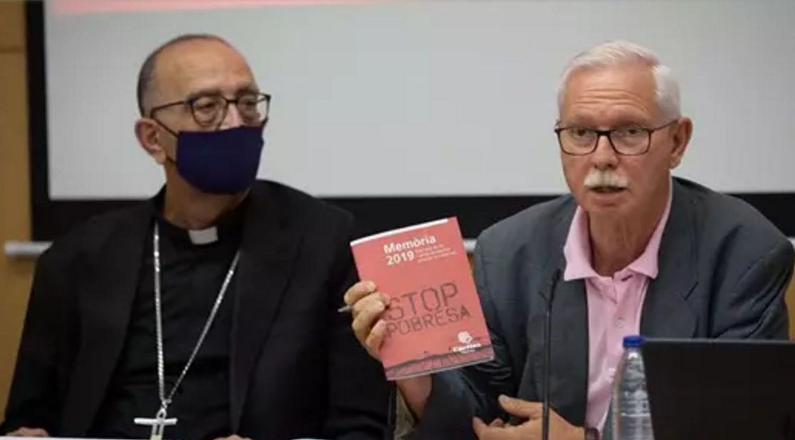 El cardenal Omella junto a Francesc Roig