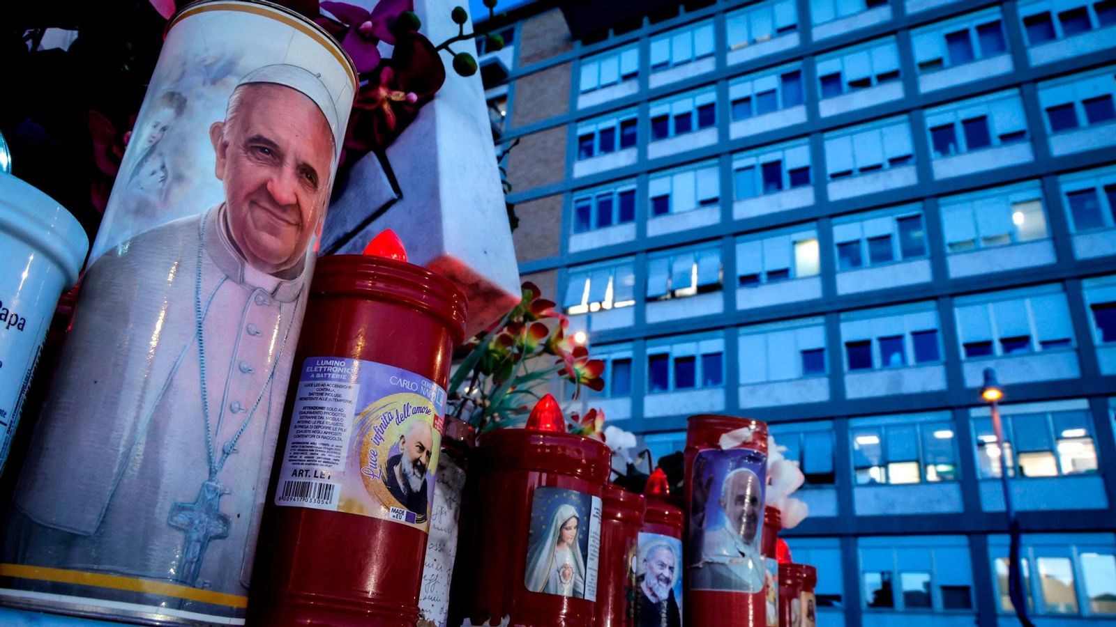 Velas en el Gemelli por Francisco