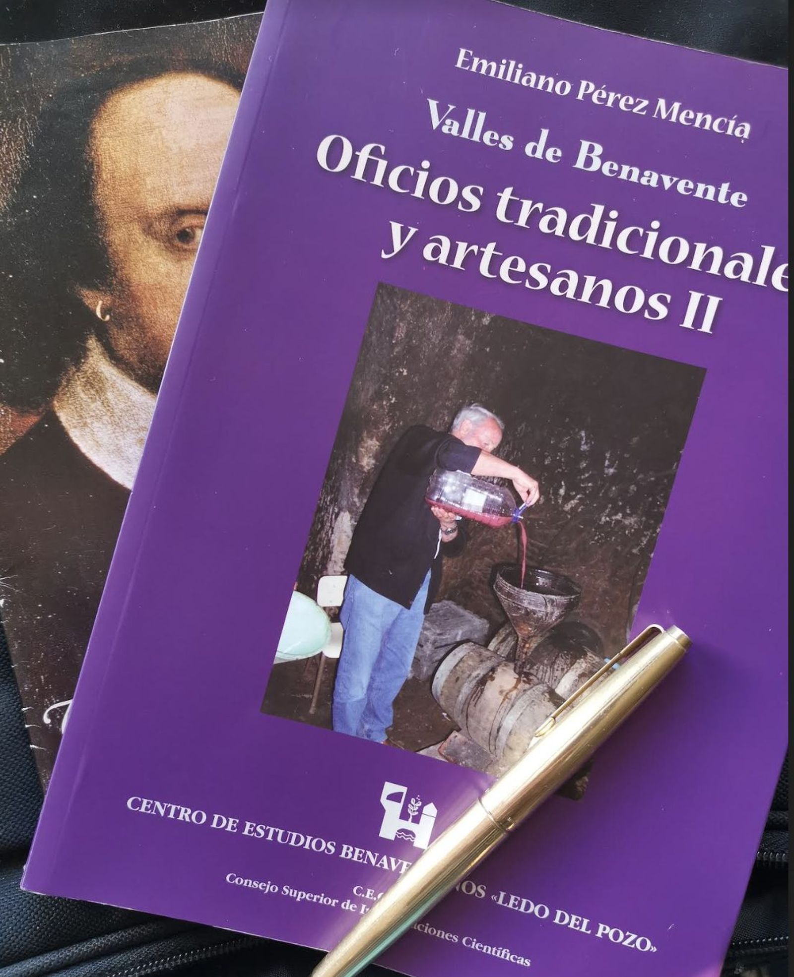 Libro de Emiliano Pérez