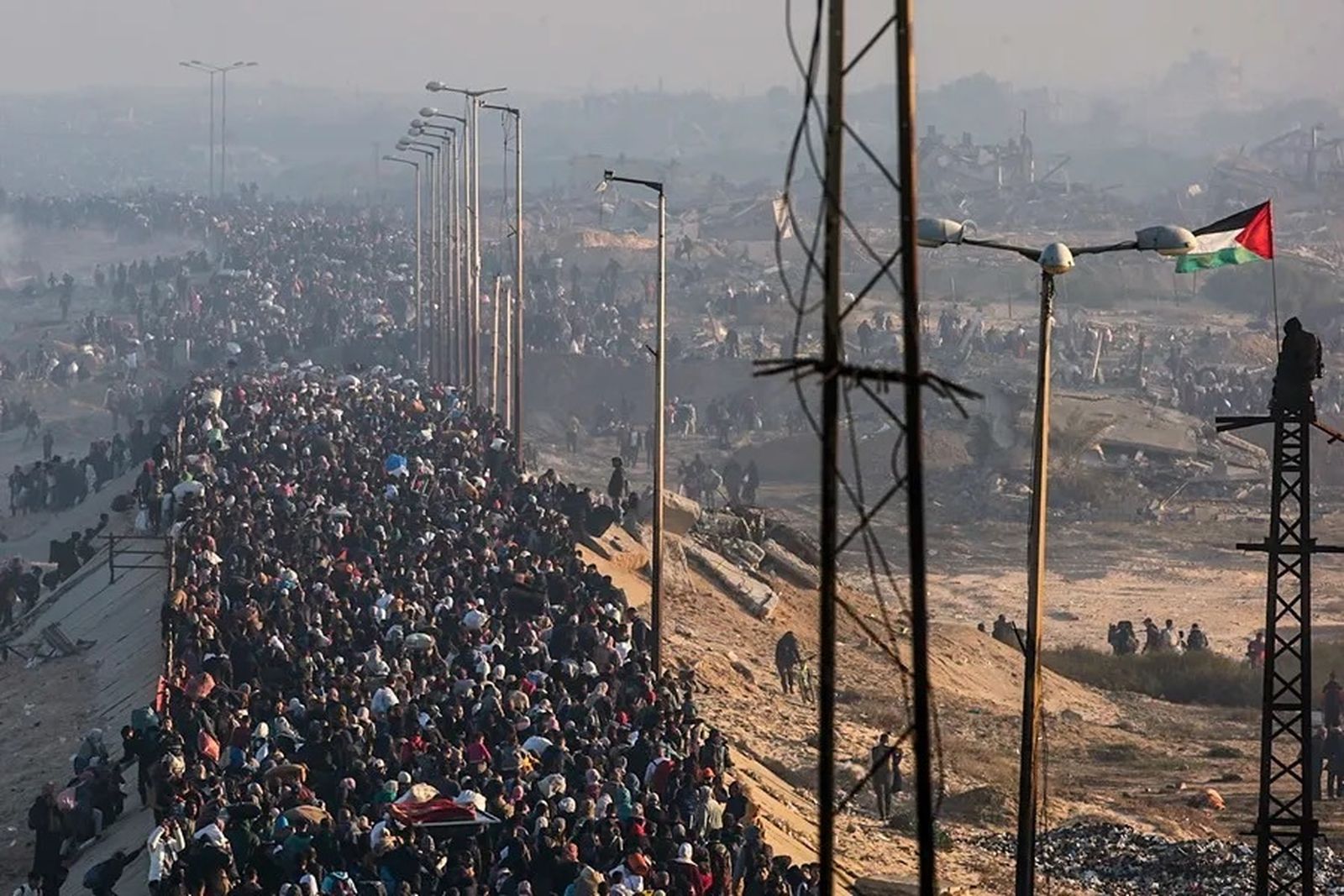 Desplazados palestinos regresan al norte