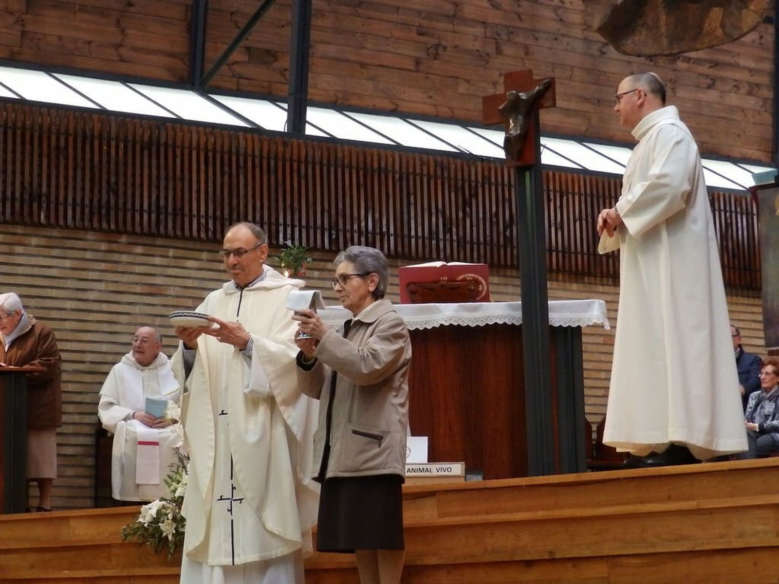 Misa por los 50 años de sacerdocio de Fray Mitxel