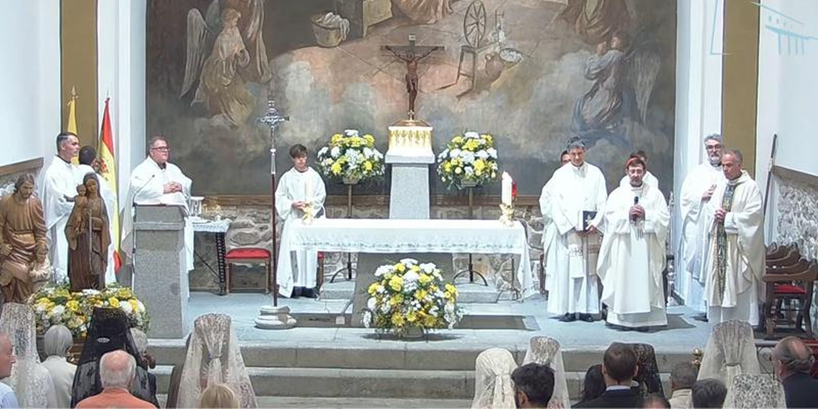 Cardenal Cobo en en la parroquia de Navacerrada