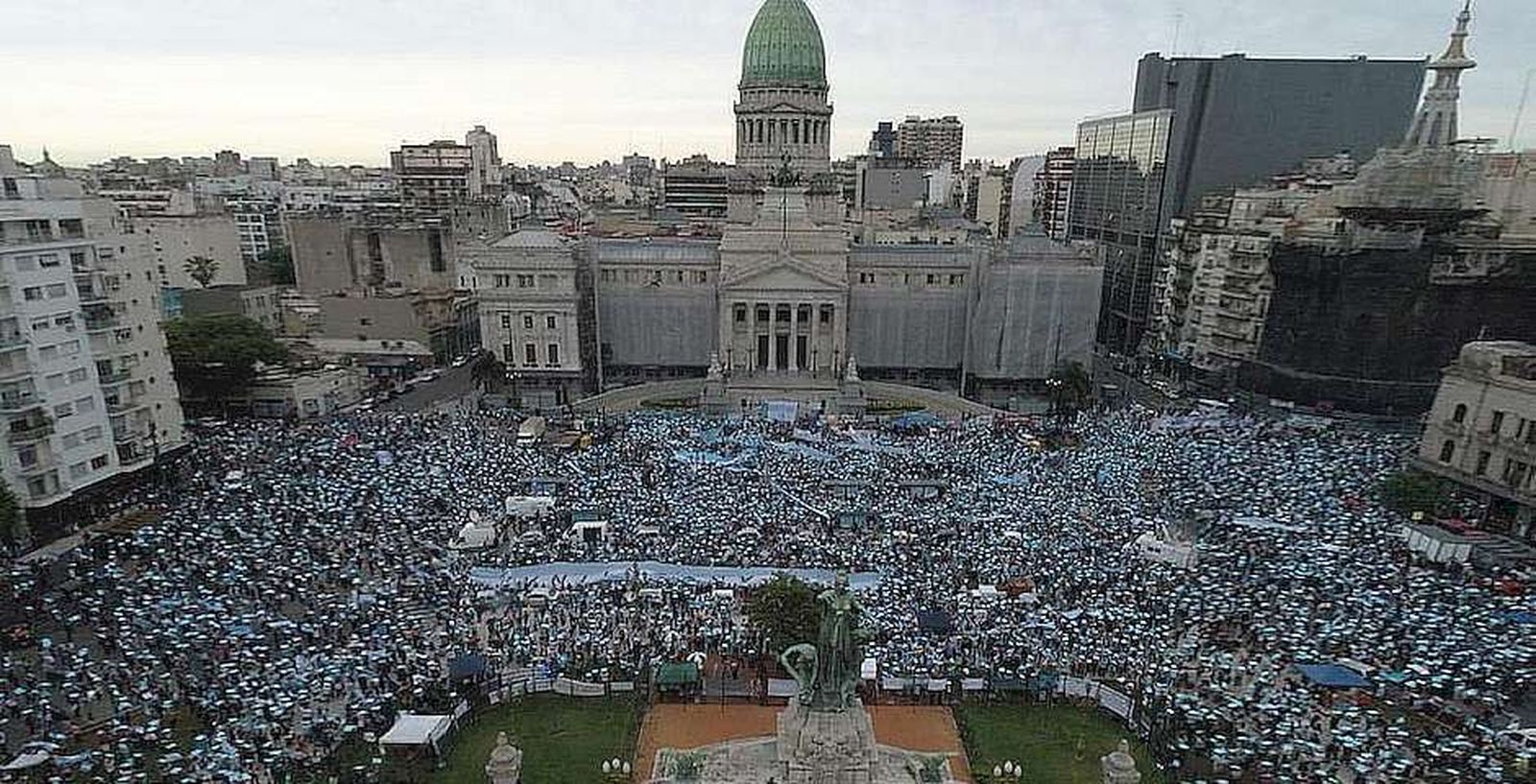 Argentina│Cientos de miles de manifestantes provida marchan contra proyecto de aborto