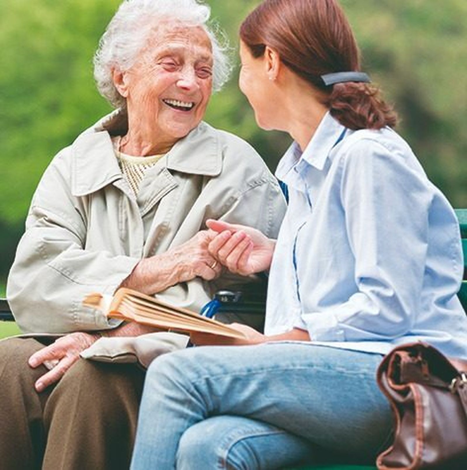 Nuestros ancianos: un regalo y un referente