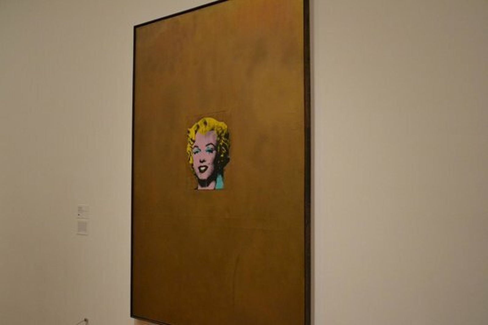 'Gold Marilyn': la actriz aislada en el centro de un cuadro lleno de oro, de A. Warhol