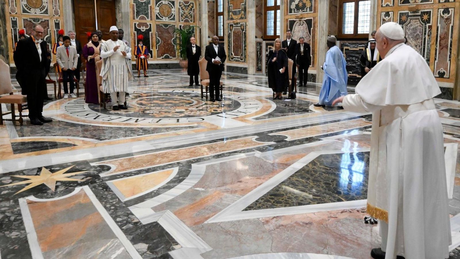 El Papa, con los nuevos embajadores