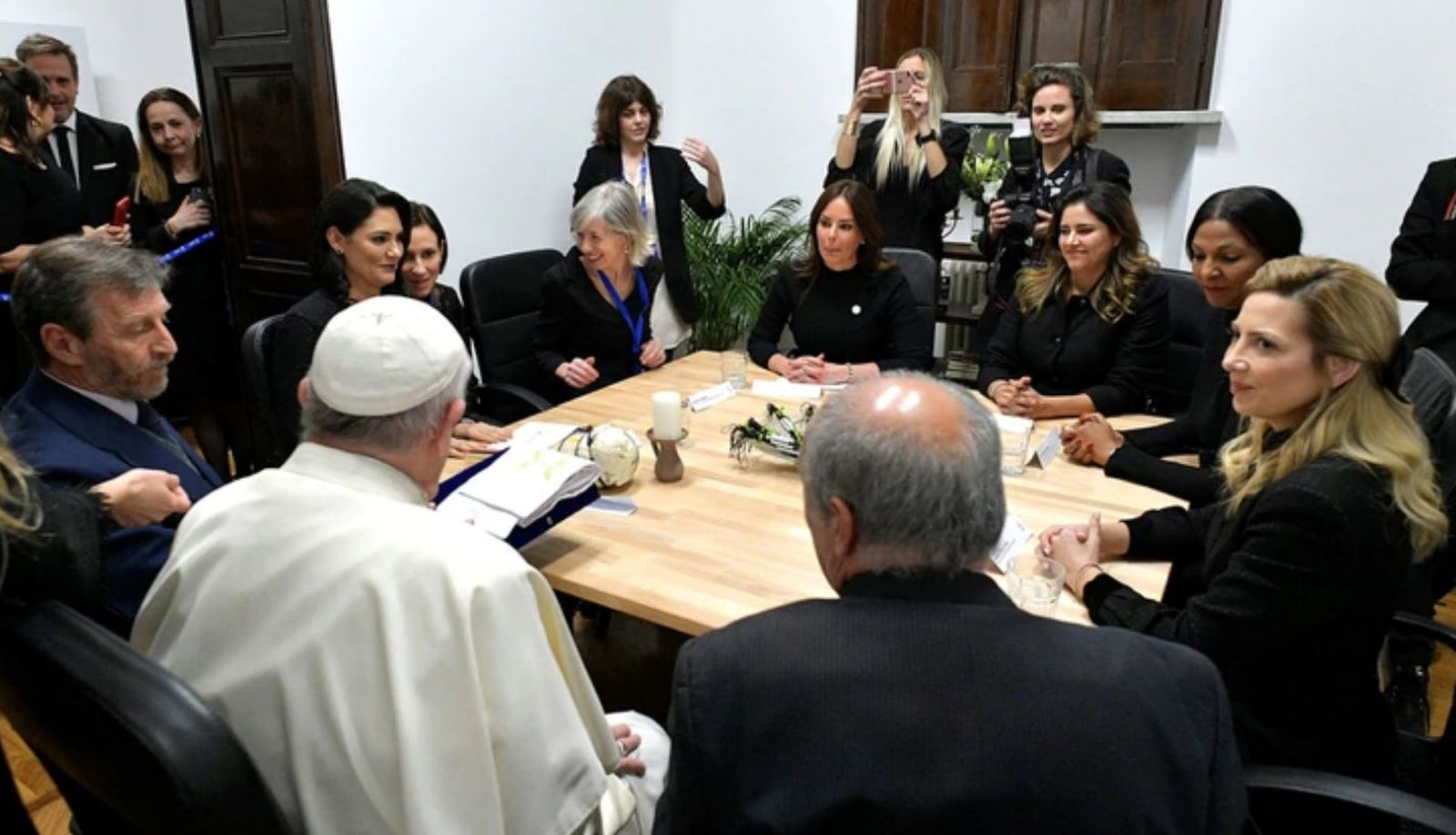 El Papa, con las primeras damas
