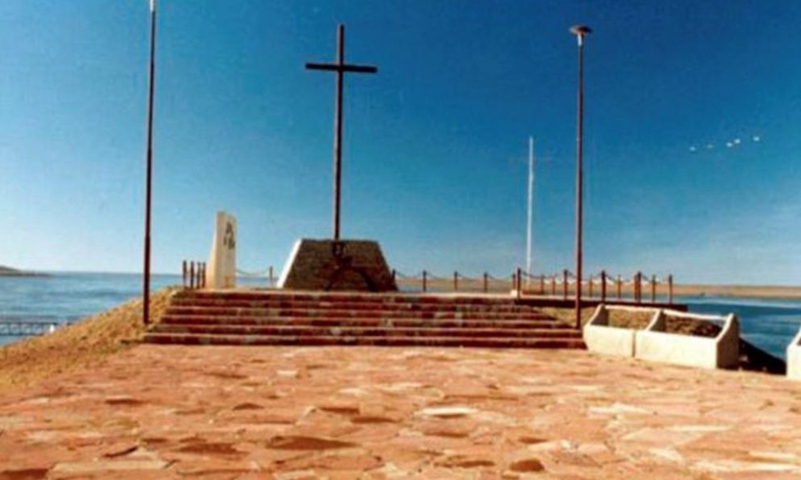 Monumento a la primera misa en Puerto San Julián