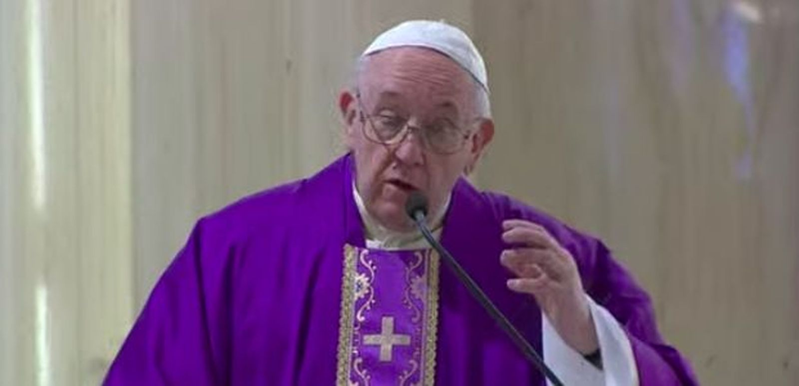 Francisco reivindica la solidaridad con ancianos solos y enfermos en mitad de la pandemia: "Esta una buena señal"