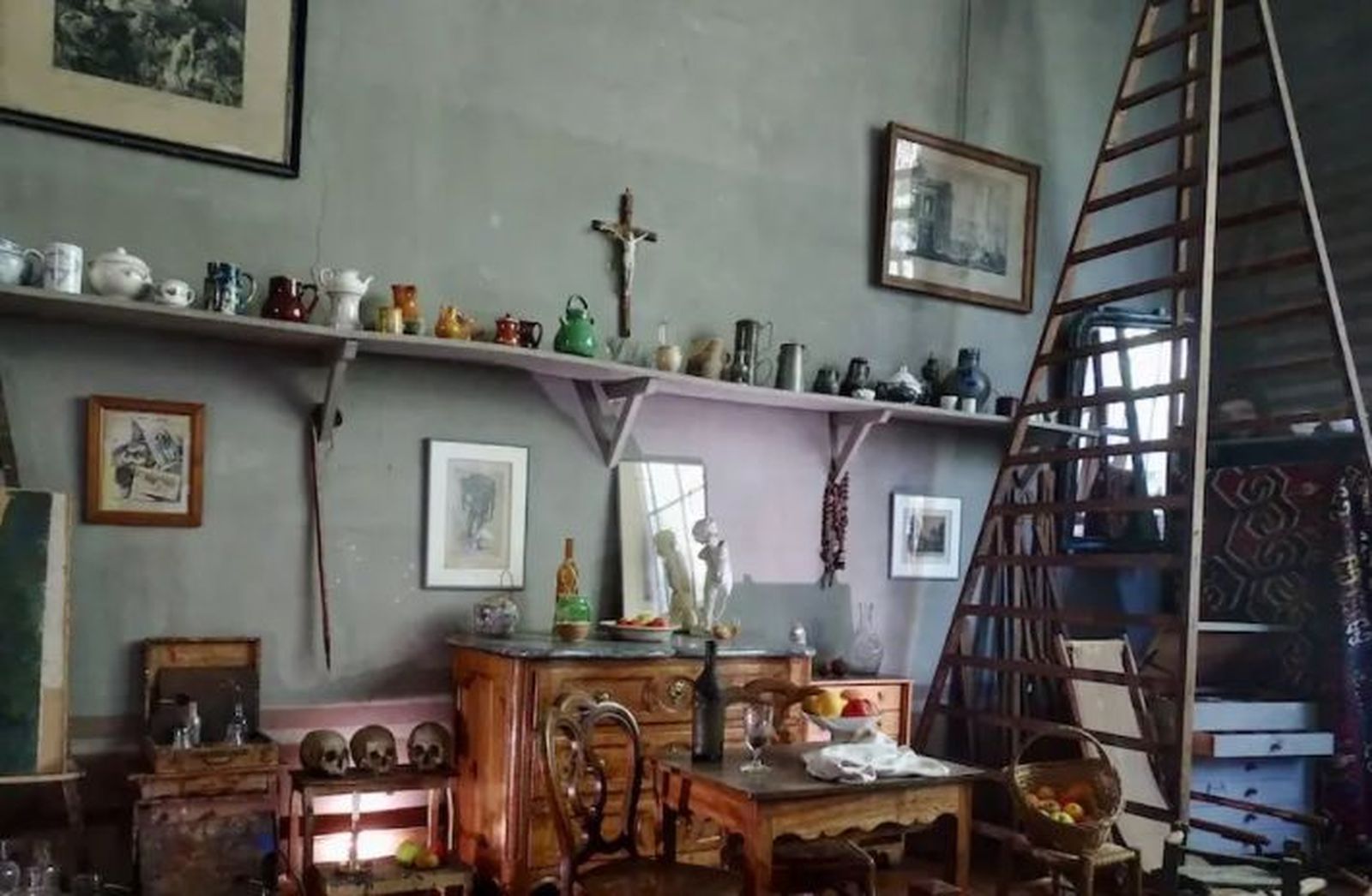 Crucifijo en el taller de pintura de P. Cézanne